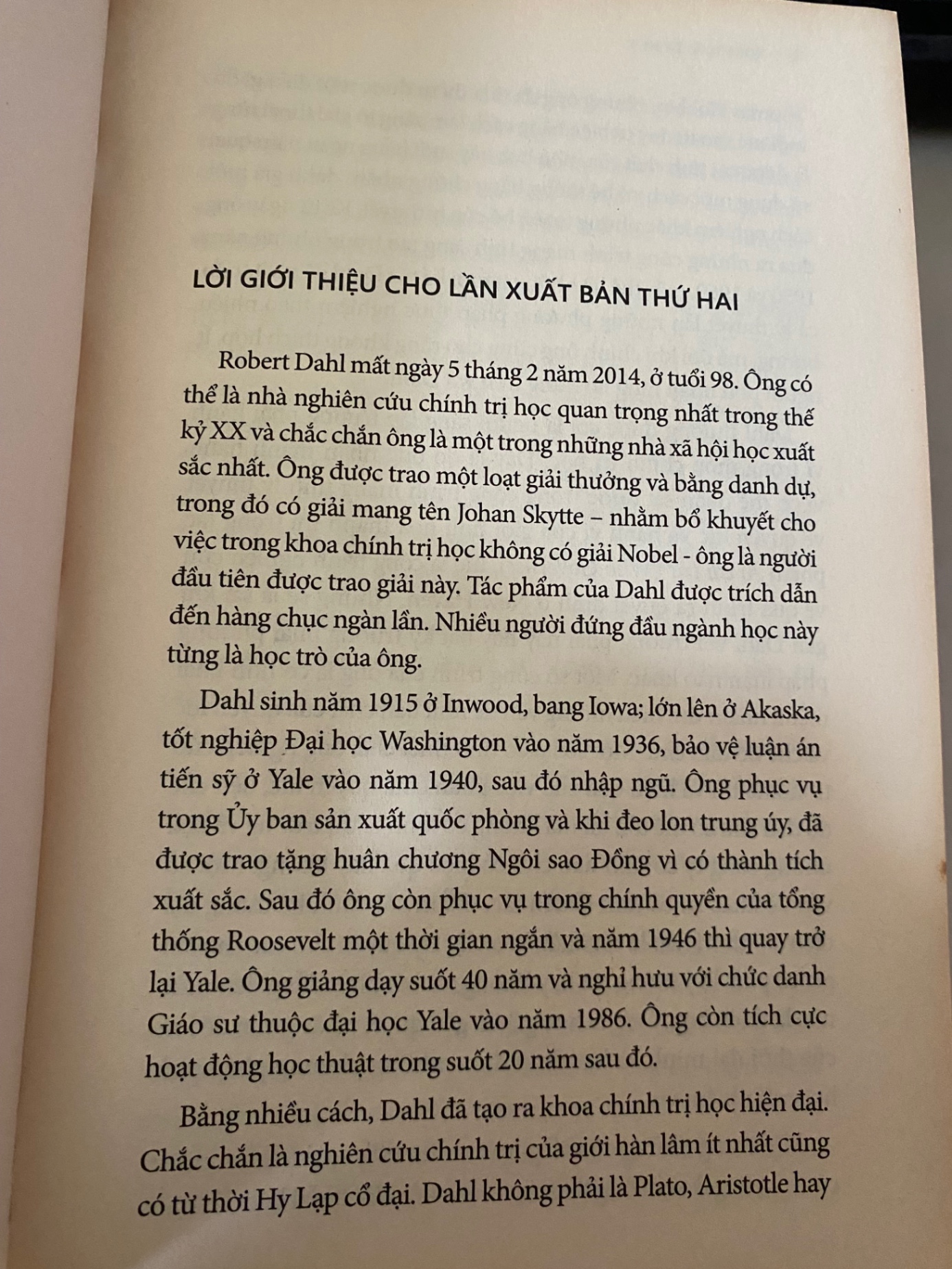 Bàn Về Dân Chủ- Robert A. Dahl- Phạm Nguyên Trường dịch,Phạm Hồng Sơn hiệu đính- NXB Giấy Vụn- Xuất bản lần 2, 2020