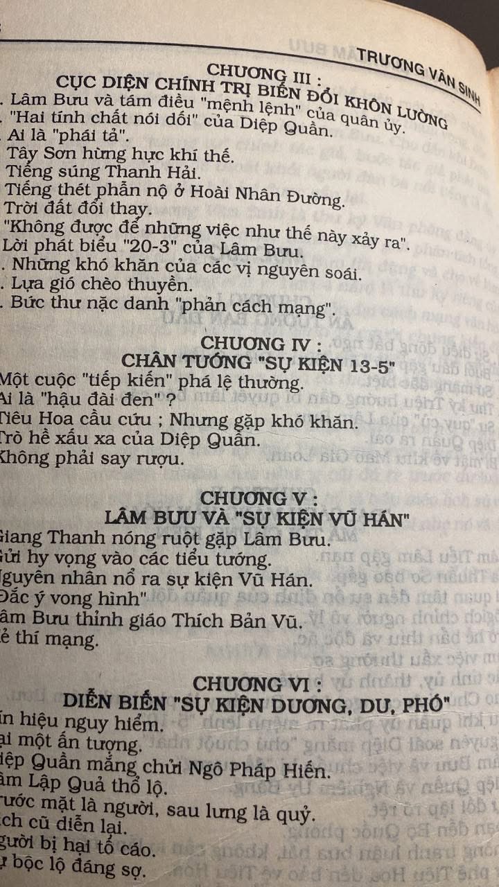 Bí mật gia đình Lâm Bưu ( Mao gia loan kỷ thực ) - Trương Vân Sinh ( Nguyễn Văn Ân dịch ) NXB VĂN NGHỆ TP HCM 1997 , 488 trang ,khổ 16x24cm . Sách tốt.