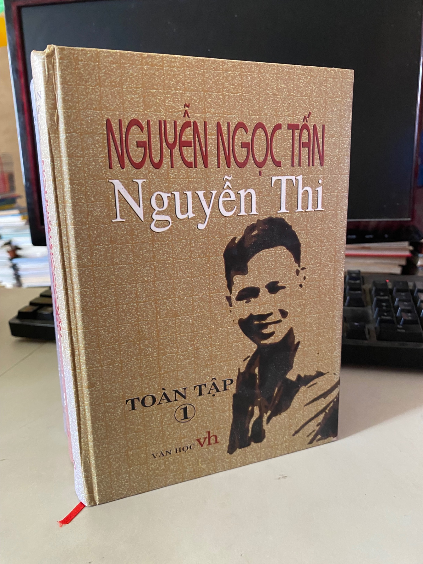 Nguyễn Ngọc Tấn Nguyễn Thi toàn tập (bộ 4 tập bìa cứng)- Nhà xuất bản Văn Học 2013