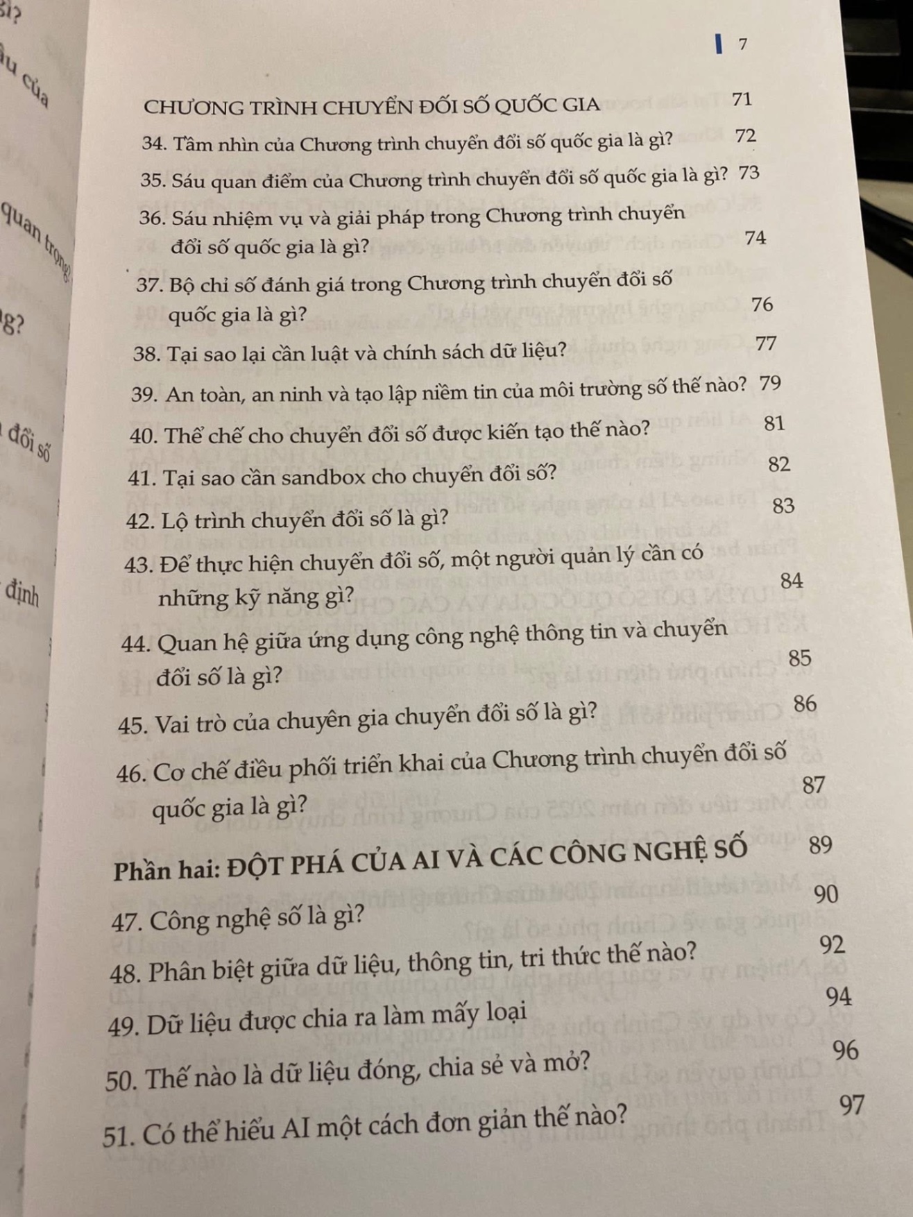 Hỏi đáp về chuyển đổi số-Tác giả: Hồ Tú Bảo,Nguyễn Huy Dũng,Nguyễn Nhật Quang-NXB Thông tin và truyền thông- Sách mới 90%