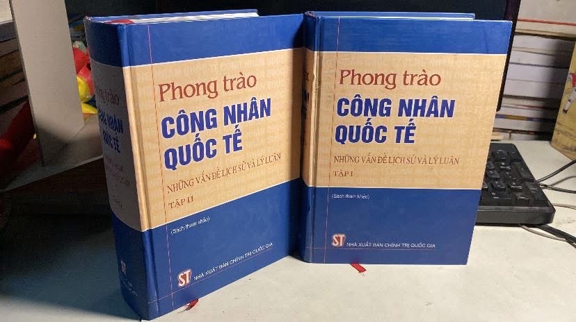 Phong Trào Công Nhân Quốc Tế-Những vấn đề lịch sử và lý luận -NXB Chính Trị Quốc Gia,năm xb 2004 -Bìa cứng, khổ 15x22cm, 1089+1069 trang -sách lưu kho chưa qua sử dụng