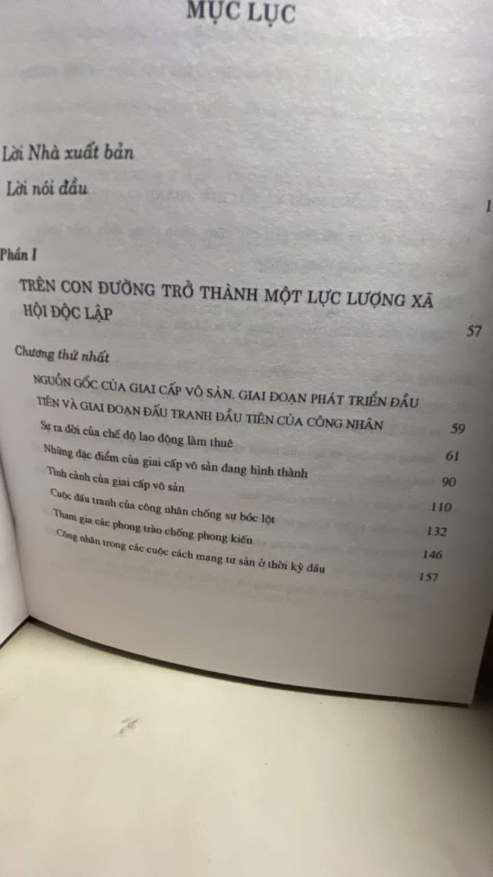 Phong Trào Công Nhân Quốc Tế-Những vấn đề lịch sử và lý luận -NXB Chính Trị Quốc Gia,năm xb 2004 -Bìa cứng, khổ 15x22cm, 1089+1069 trang -sách lưu kho chưa qua sử dụng