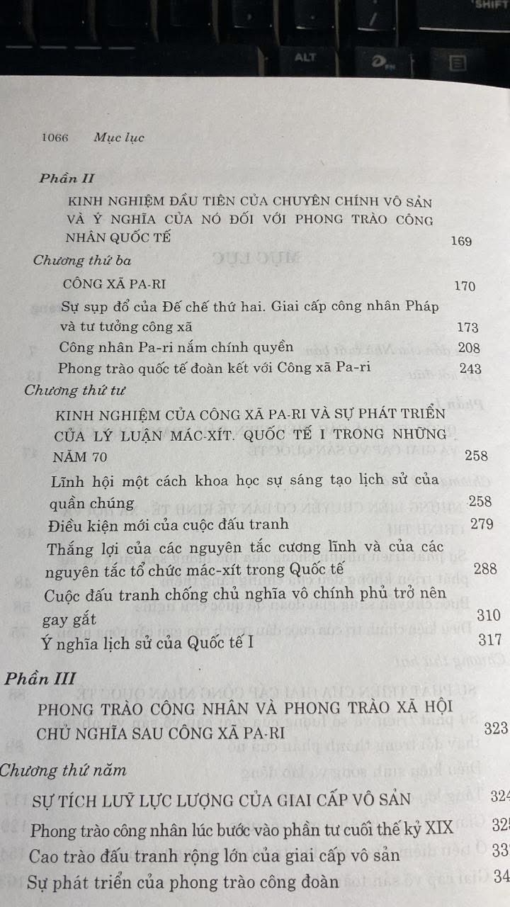 Phong Trào Công Nhân Quốc Tế-Những vấn đề lịch sử và lý luận -NXB Chính Trị Quốc Gia,năm xb 2004 -Bìa cứng, khổ 15x22cm, 1089+1069 trang -sách lưu kho chưa qua sử dụng