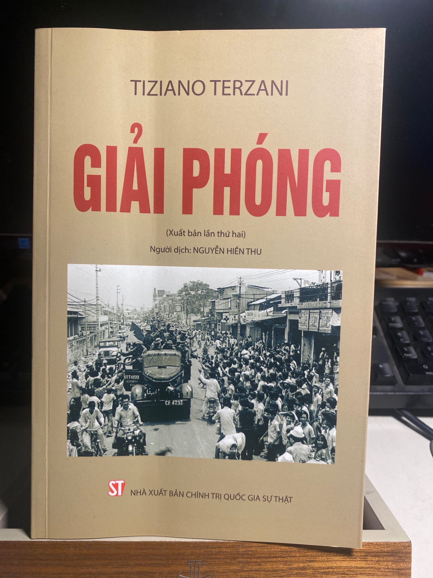 Giải Phóng- Tiziano Terzani- NXB Chính Trị Quốc Gia ST 2020- Sách mới