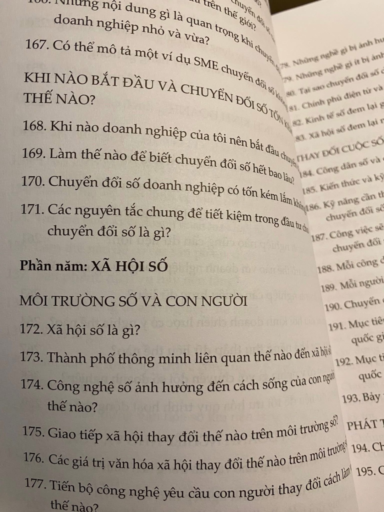 Hỏi đáp về chuyển đổi số-Tác giả: Hồ Tú Bảo,Nguyễn Huy Dũng,Nguyễn Nhật Quang-NXB Thông tin và truyền thông- Sách mới 90%