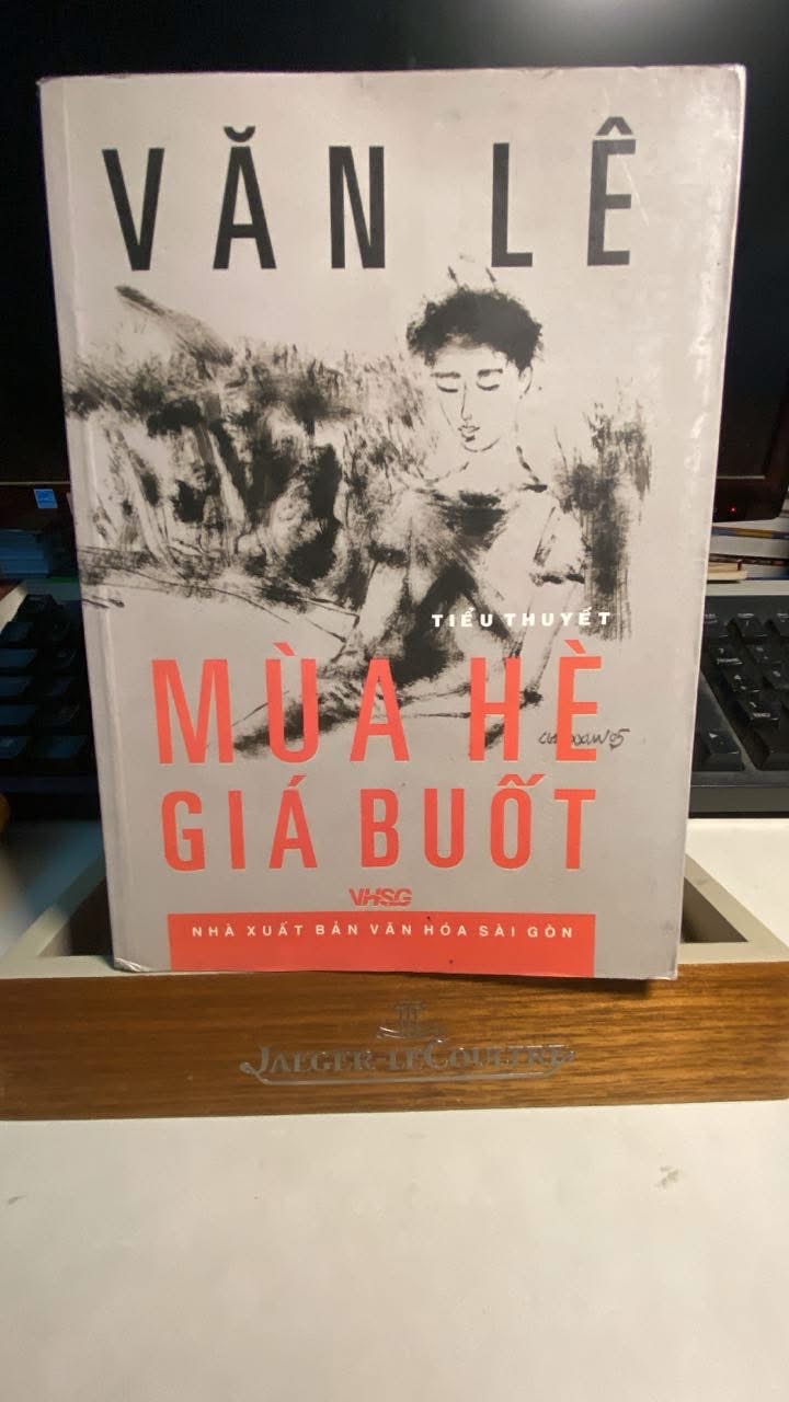 Mùa Hè Giá Buốt (tiểu thuyết)- Tác giả Văn Lê -NXB Văn Hoá Văn Nghệ -Năm xb 2008, khổ 14x20cm,564 trang, bìa mềm -Sách lưu kho chưa qua sử dụng