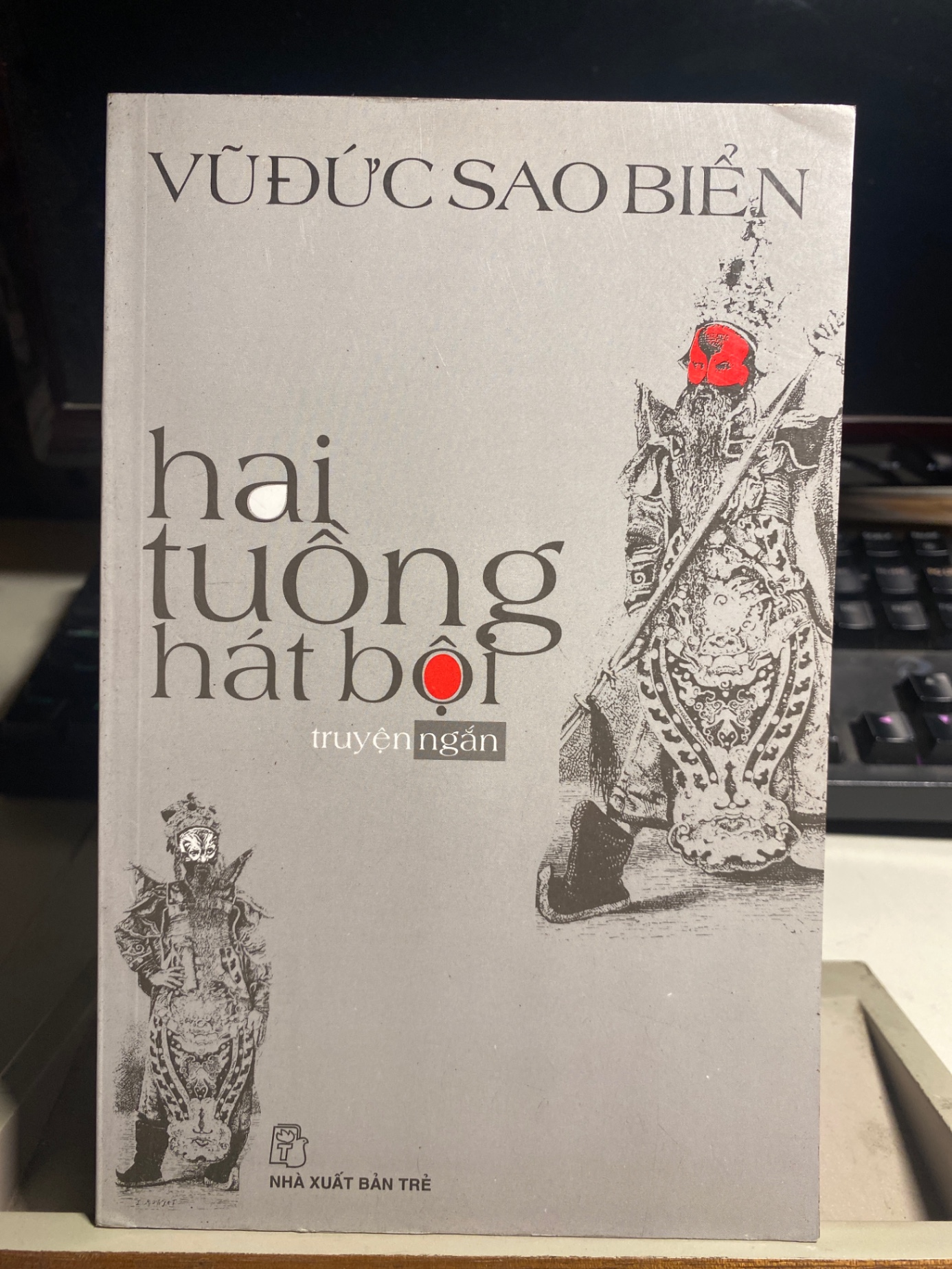 Hai Tuồng Hát Bội- Vũ Đức Sao Biển- NXB Trẻ 2010- Sách lưu kho chưa qua sd , có ố nhẹ