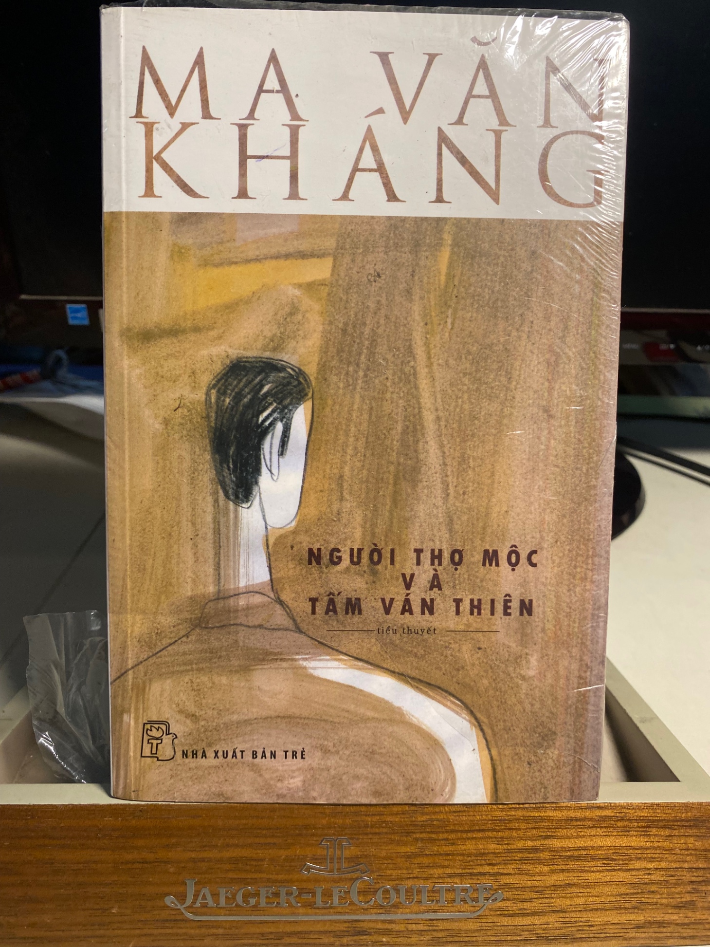 Người Thợ Mộc Và Tấm Ván Thiên (tiểu thuyết)- Ma Văn Kháng- NXB Trẻ - Sách lưu kho còn seal