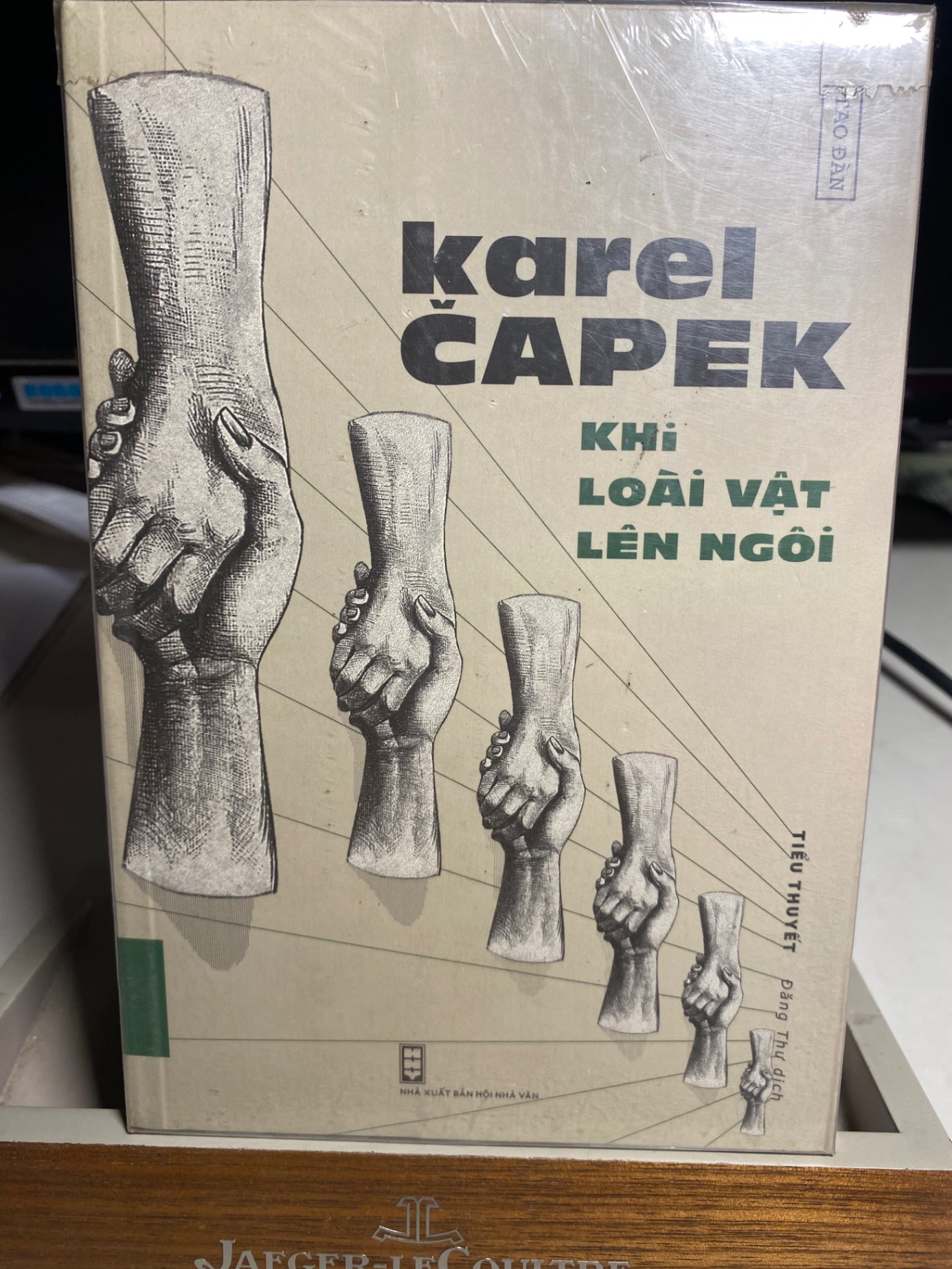 Khi Loài Vật Lên Ngôi (Tái Bản)-Nhà Cung Cấp Cty Sách Tao Đàn Tác giả Karel Capek -Người Dịch :Đăng Thư - NXB Hội Nhà Văn -Năm XB 2019