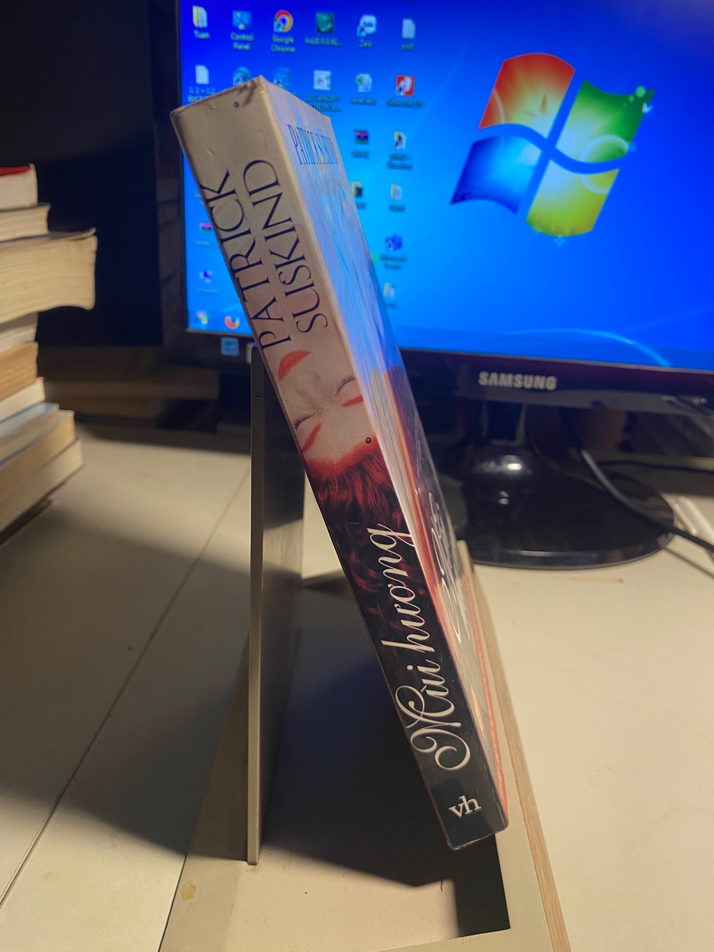 Mùi Hương- Patrick Suskind- NXB Văn Học 2008- Sách qua sử dụng còn tốt