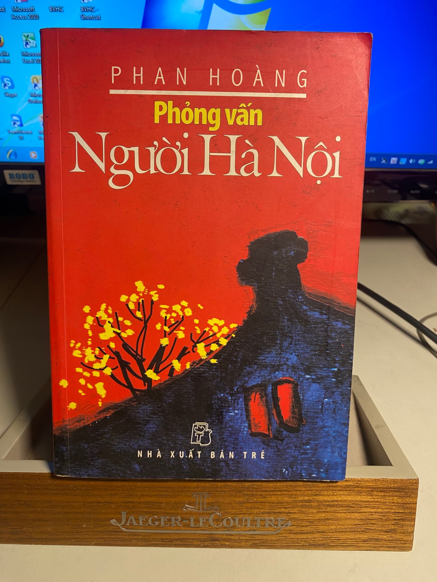 Phỏng Vấn người Hà Nội- Phan Hoàng- NXB Trẻ 2004- Sách lưu kho có ố