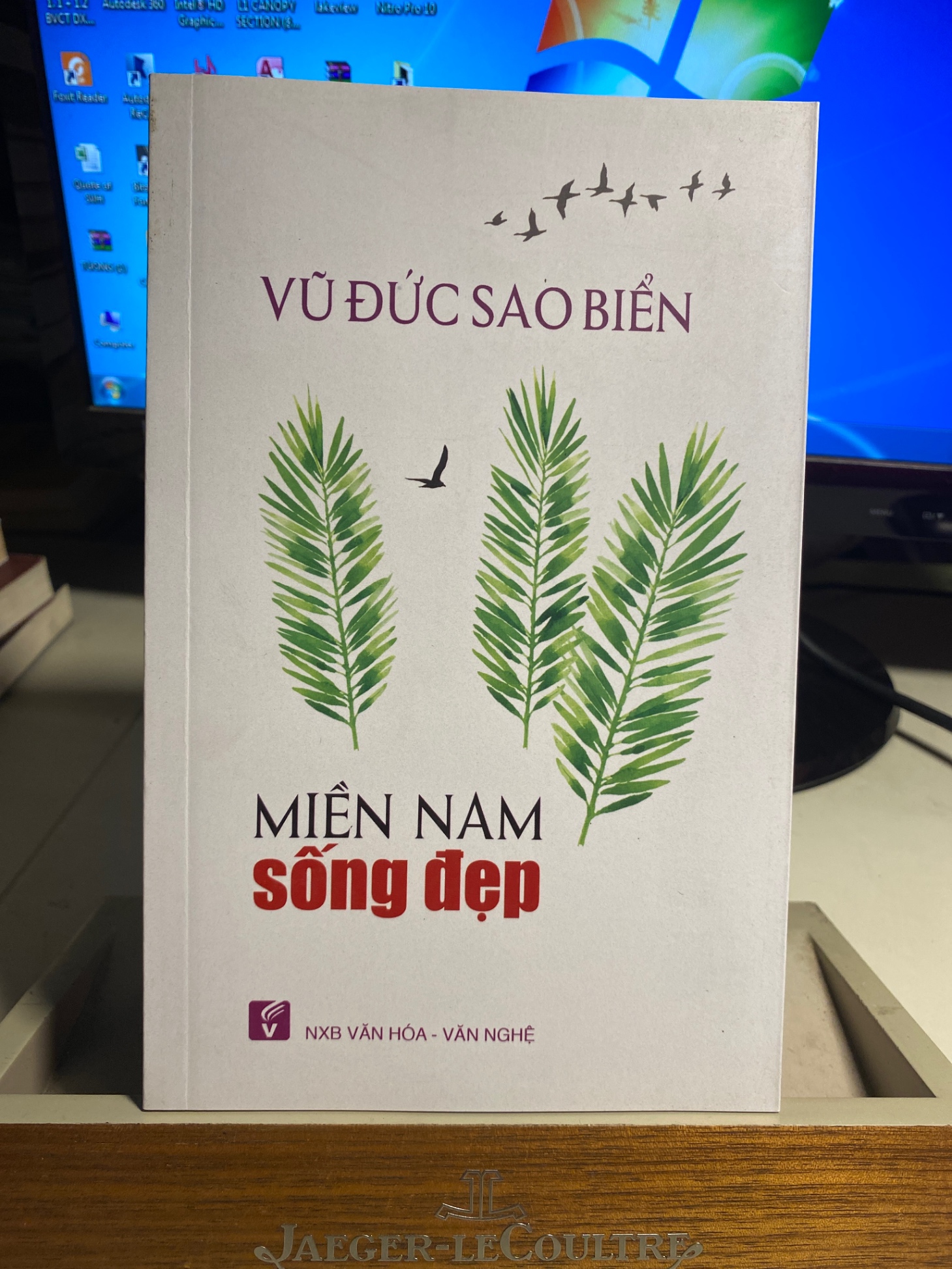 Miền Nam Sống Đẹp -Tác giả: Vũ Đức Sao Biển -NXB Văn Hoá Văn Nghệ 2019 -Khổ sách: 13 x 20.5 cm-Số trang: 220 - Sách mới