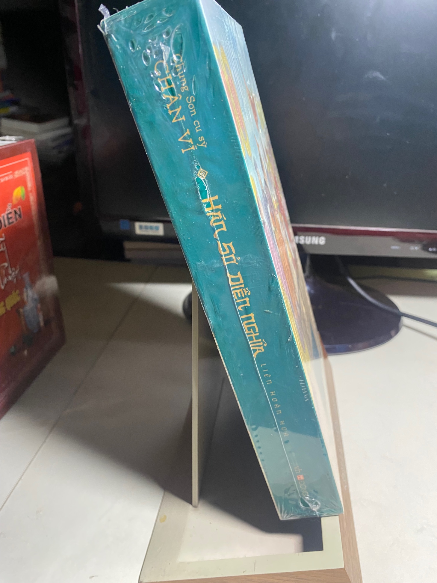 HÁN SỞ DIỄN NGHĨA LIÊN HOÀN HỌA 6 TẬP -Hán Sở diễn nghĩa liên hoàn họa, 6 tập, có hộp, tặng kèm bản đồ Hán Sở -Nguyên tác: Chung Sơn cư sỹ Chân Vĩ -Họa sĩ: Nhiều họa sĩ -Dịch giả: Châu Hải Đường -Năm xuất bản: 2019 -Sách mới nguyên seal