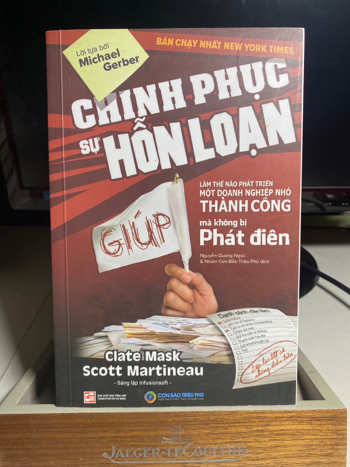 Chinh Phục Sự Hỗn Loạn-Tác giả Clate Mask, Scott Martineau -NXB Tổng Hợp TPHCM - Sách lưu kho giấy có ố theo thời gian
