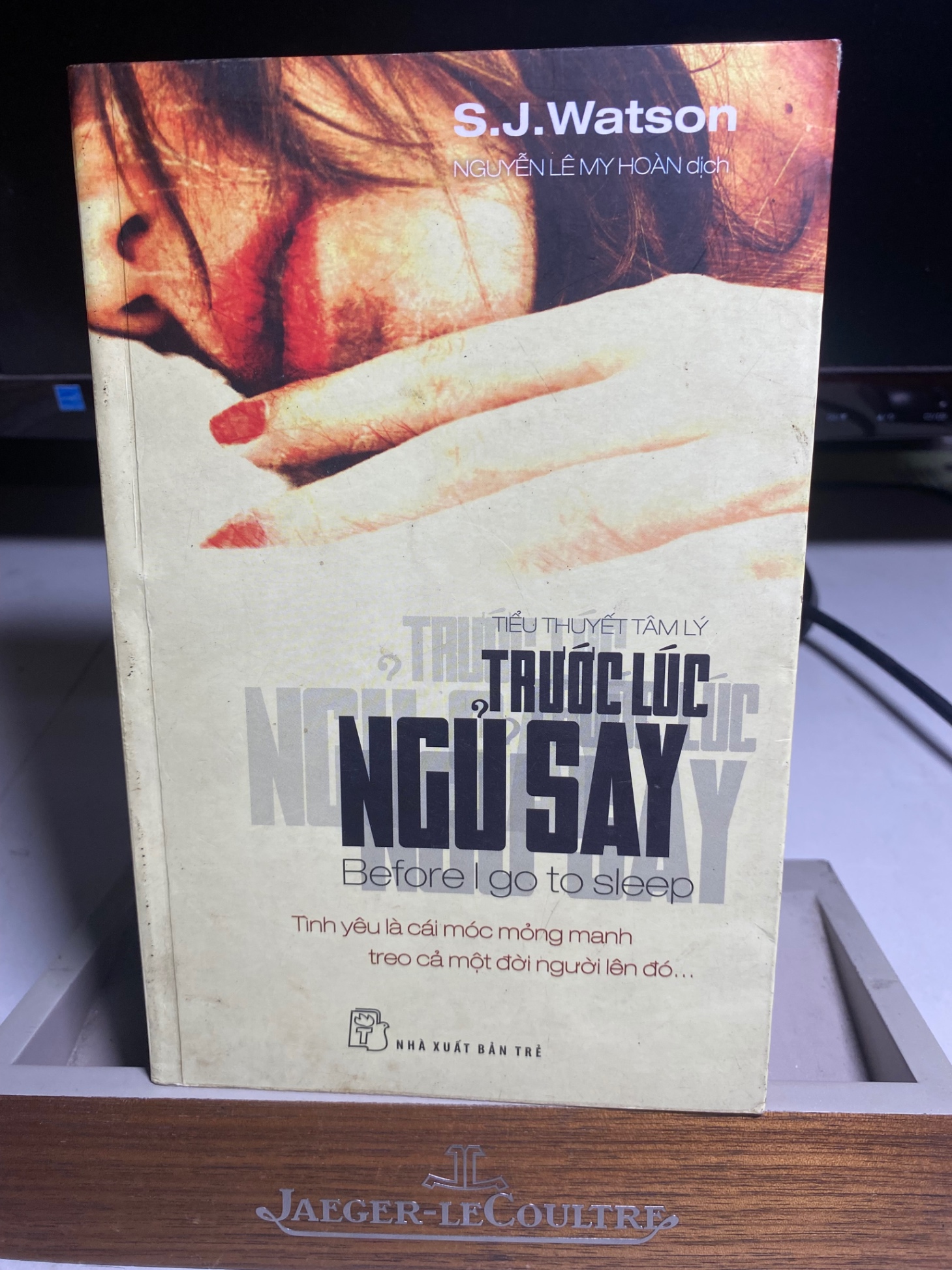 Trước lúc ngủ say (tiểu thuyết tâm lý)- S.J.Watson- NXB Trẻ 2012- Sách lưu kho, giấy xốp ố ngả màu theo thời gian