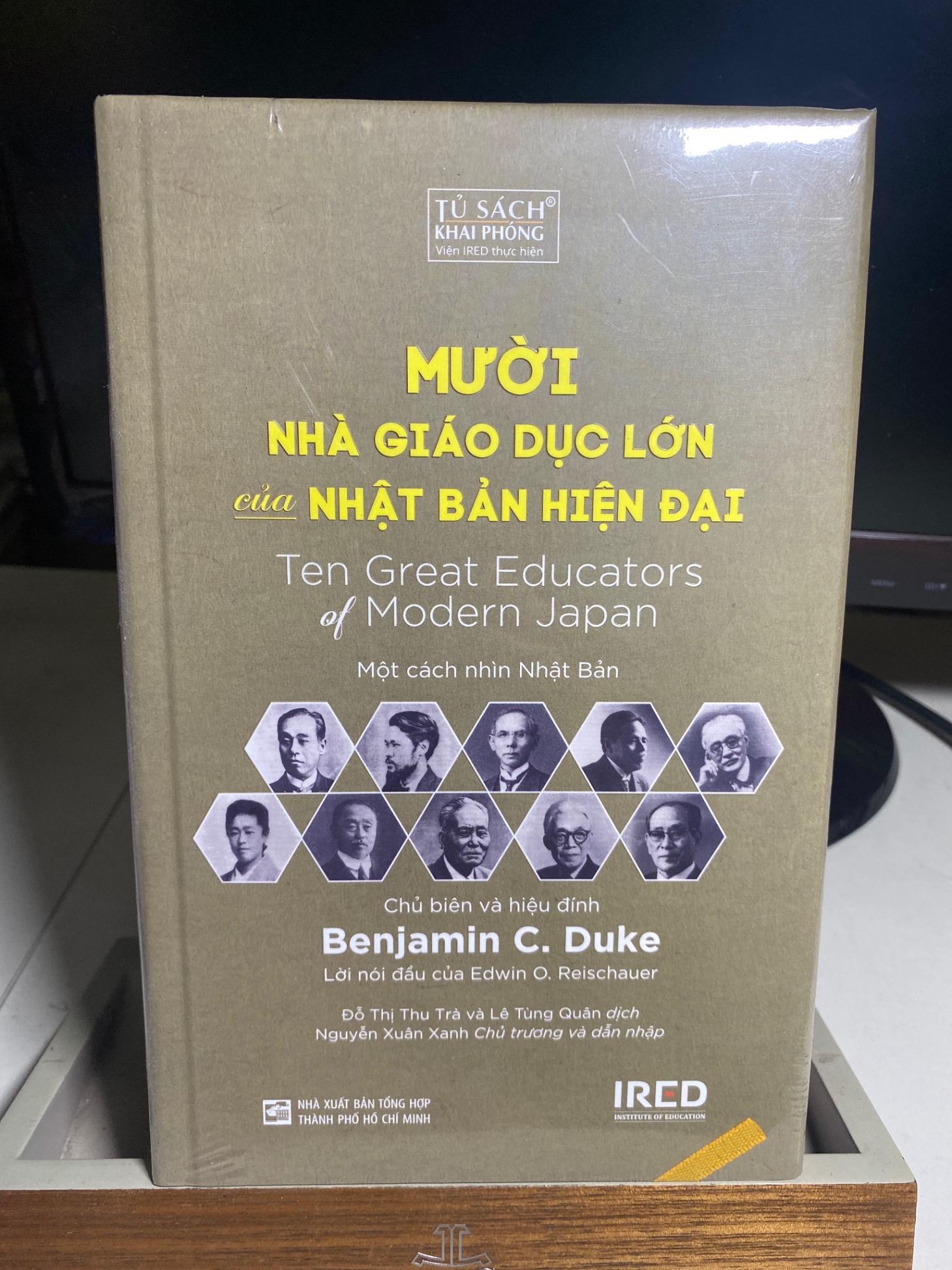 MƯỜI NHÀ GIÁO DỤC LỚN CỦA NHẬT BẢN HIỆN ĐẠI - Benjamin C.Duke -Loại bìa: Bìa cứng, 14 x 22 cm, 336 trang Nxb: Tổng Hợp Tp.HCM- sách mới nguyên seal