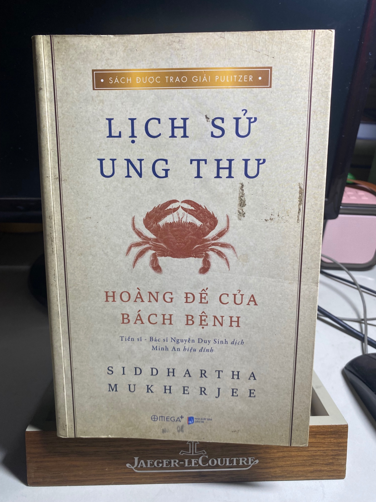 Lịch Sử Ung Thư - Hoàng Đế Của Bách Bệnh (Bìa Mềm)-Tác giả Siddhartha Mukherjee-Người Dịch Tiến sĩ Bác sĩ Nguyễn Duy Sinh, Minh An -NXB Dân Trí Năm XB 2021-Kích Thước Bao Bì 16 x 24 cm Số trang 704 - Sách lưu kho còn mới