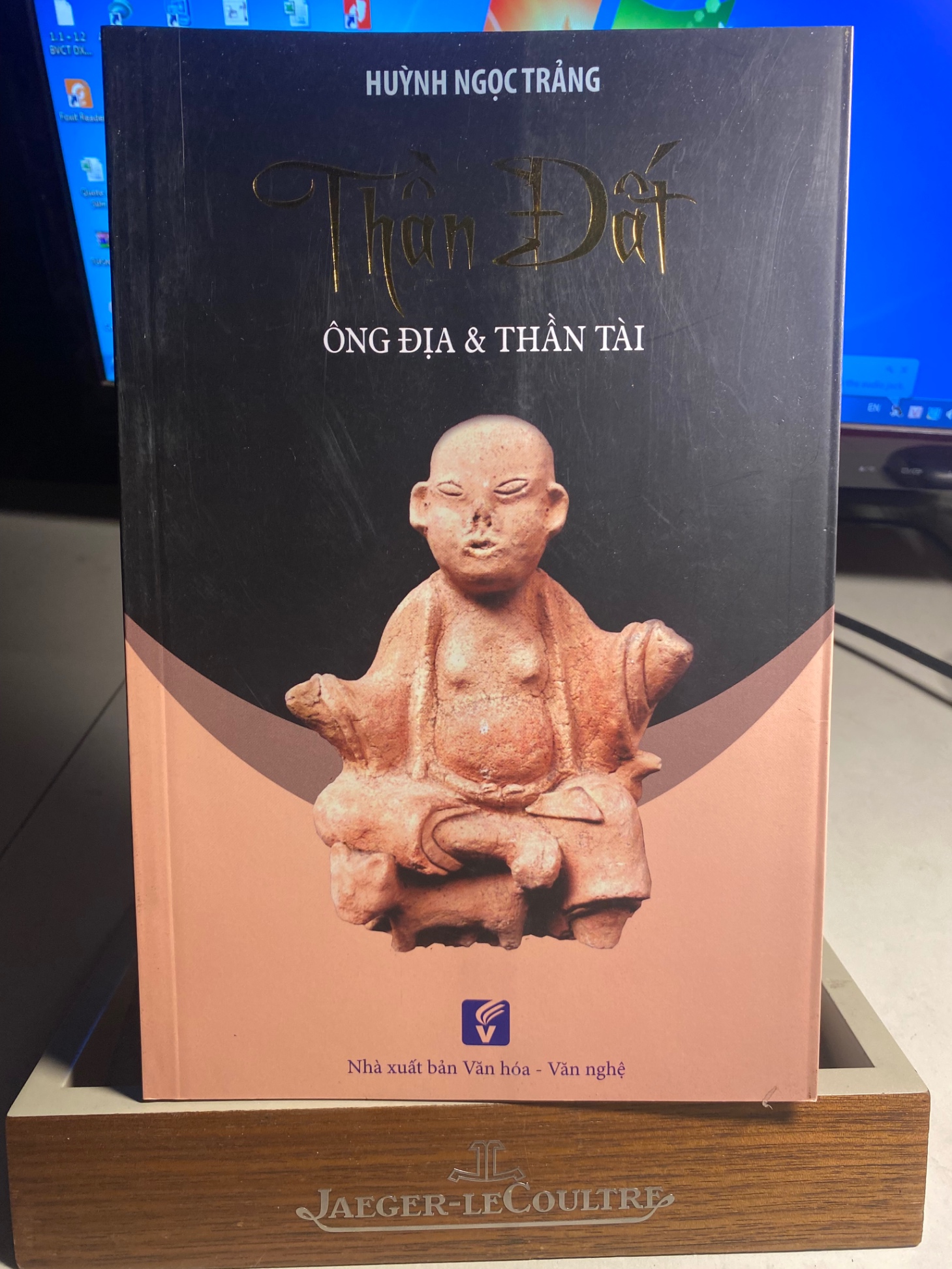 Thần Đất Ông Địa và Thần Tài - Tác giả: Huỳnh Ngọc Trảng- NXB Văn Hoá Văn Nghệ 2020- Sách in trên giấy láng,ảnh màu, sách mới