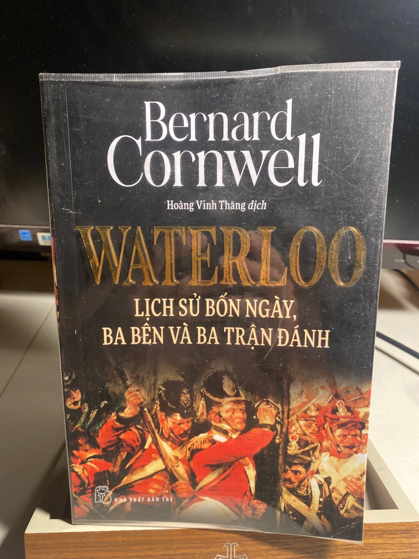 WATERLOO LỊCH SỬ BỐN NGÀY, BA BÊN VÀ BA TRẬN ĐÁNH -Tác giả: Bernard Cornwell -Dịch giả: Hoàng Vinh Thăng-NXB Trẻ 2021- Khổ sách: 15,5x23cm Số trang: 446- Sách mới