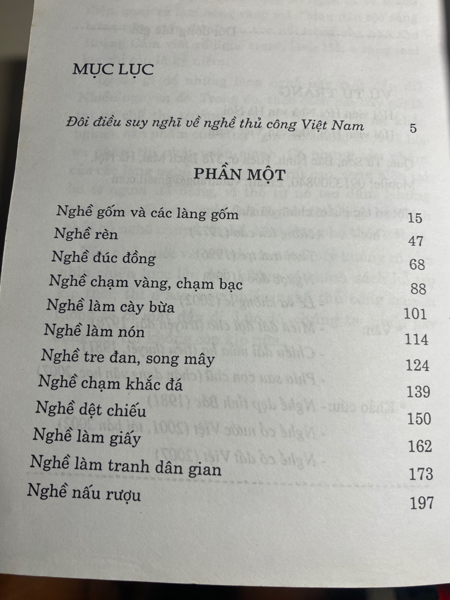 Nghề cổ đất Việt- Tác giả: Vũ Từ Trang- NXB Văn Hoá Thông Tin ,năm xb 2007- Bìa cứng,khổ 14x20,5cm, 603 trang