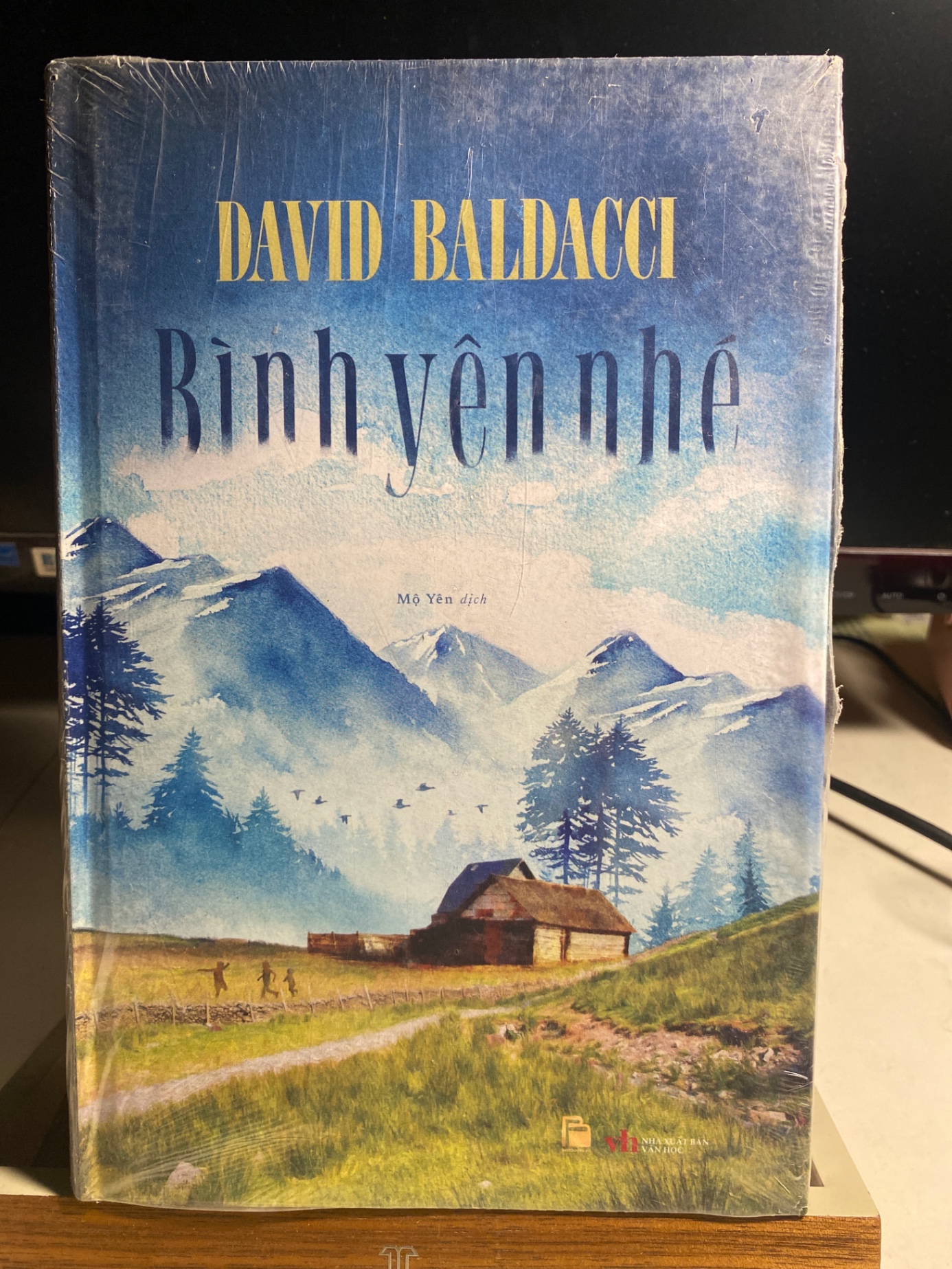 Bình Yên Nhé- Tác giả David Baldacci- NXB Văn Học- Bìa cứng, sách mới còn seal