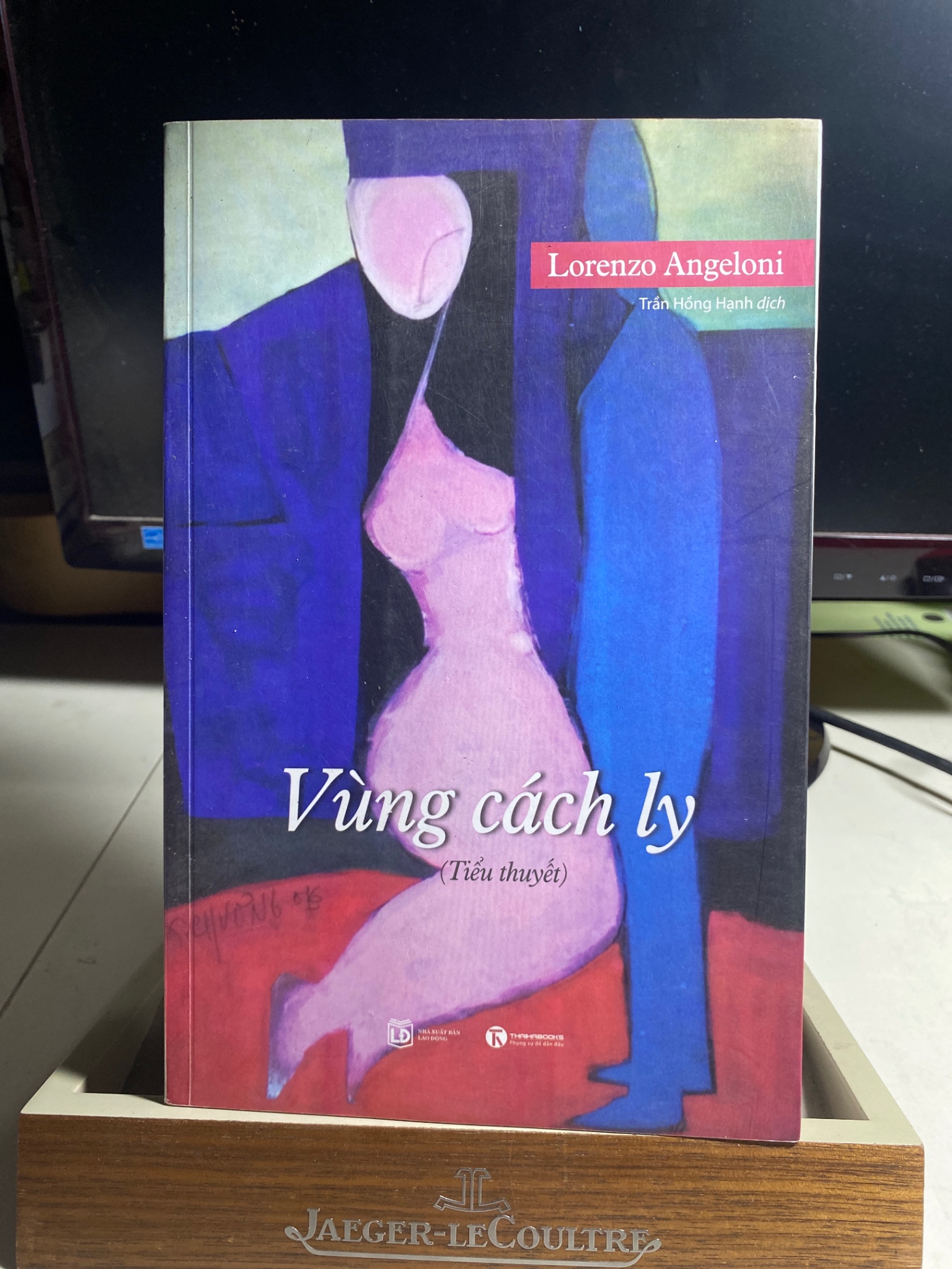 Vùng Cách Ly-Tác giả Lorenzo Angeloni-NXB Lao Động -Năm XB 05-2017-Kích Thước Bao Bì 15.5 x 24 Số trang 378 Hình thức Bìa Mềm- Sách lưu kho còn mới