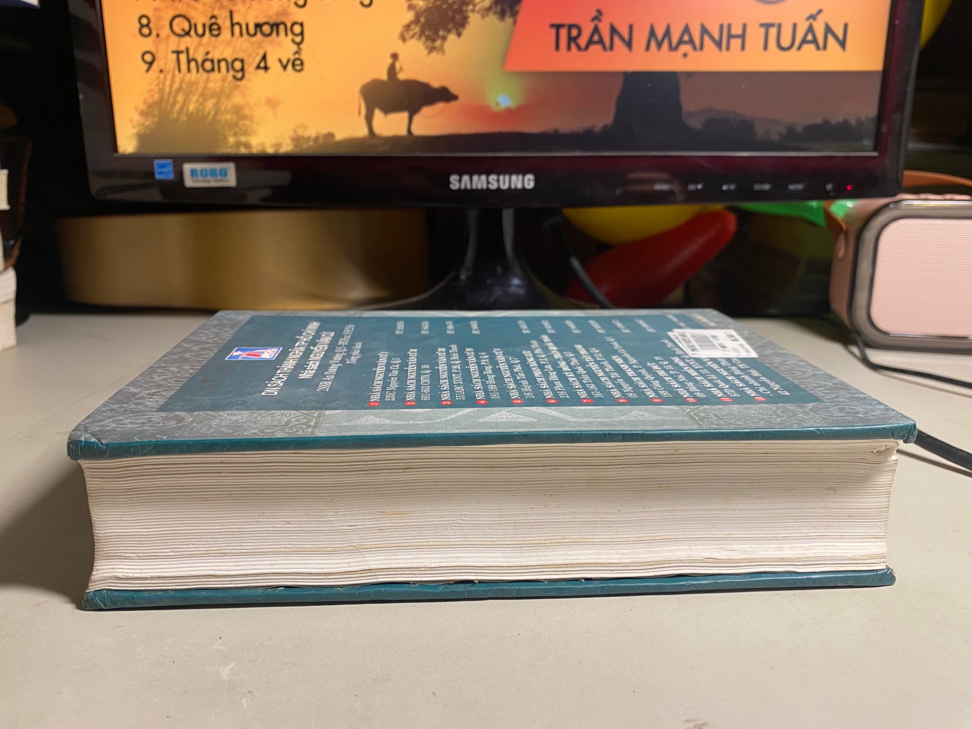 Bà Triệu (tiểu thuyết lịch sử) -Tác giả Hàn Thế Dũng -NXB Công An Nhân Dân 2004 -Bìa cứng,khổ 14,5x20,5cm 733 trang Sách lưu kho chưa qua sử dụng chất lượng tốt