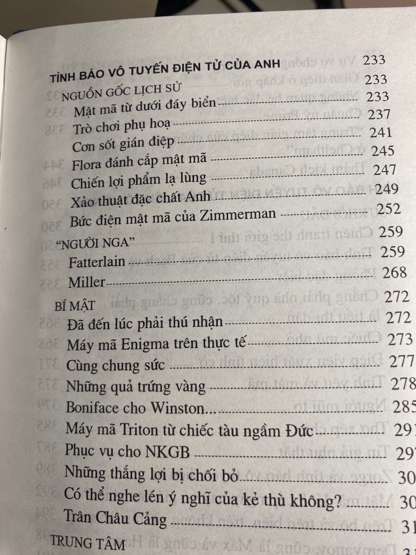 Tình Báo Vô Tuyến Điện Tử -Tác giả : B.Anin- A.Petrovich -NXB Công An ND 2004 -Bìa cứng,khổ 13x19cm,630 trang -Sách lưu kho còn mới