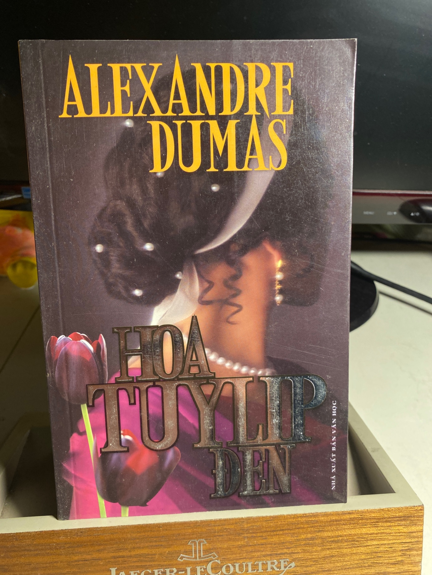 Hoa Tuylip đen- Tác giả: Alexandre Dumas- NXB Văn Học 2011- Sách lưu kho còn mới