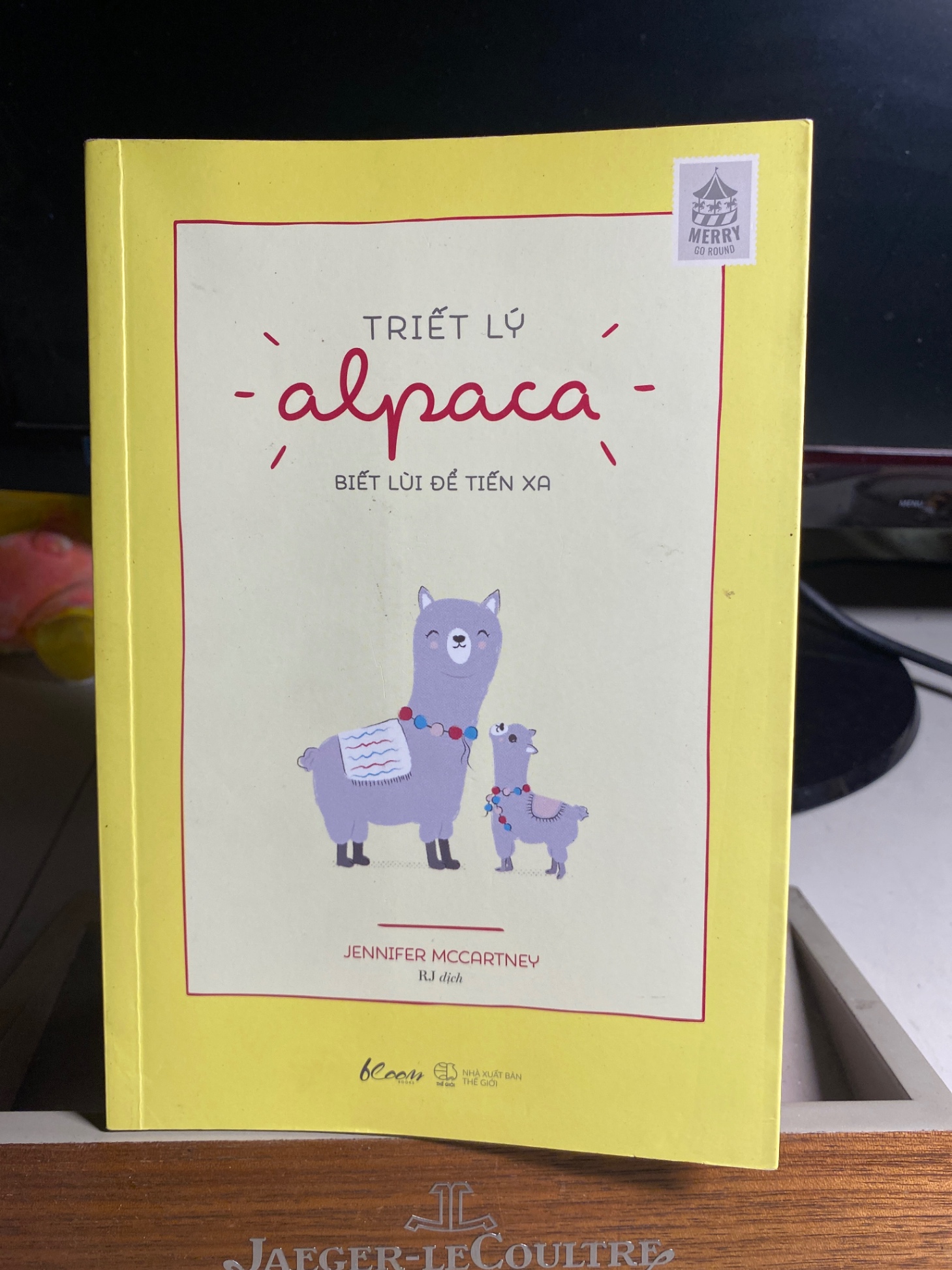 Triết Lý Alpaca - Biết Lùi Để Tiến Xa-Tác giả Jennifer McCartney -NXB Thế Giới -Năm XB 2021 - Sách qua sd còn mới