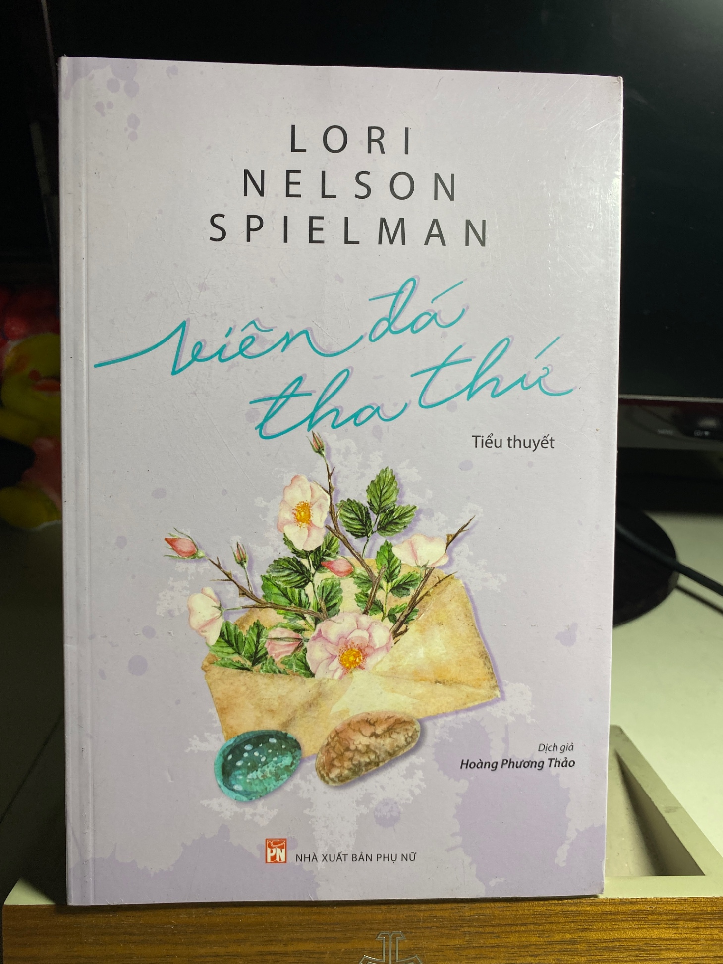 Viên Đá Tha Thứ -Tác giả Lori Nelson Spieman - NXB Phụ Nữ 2018- Sách mới còn seal