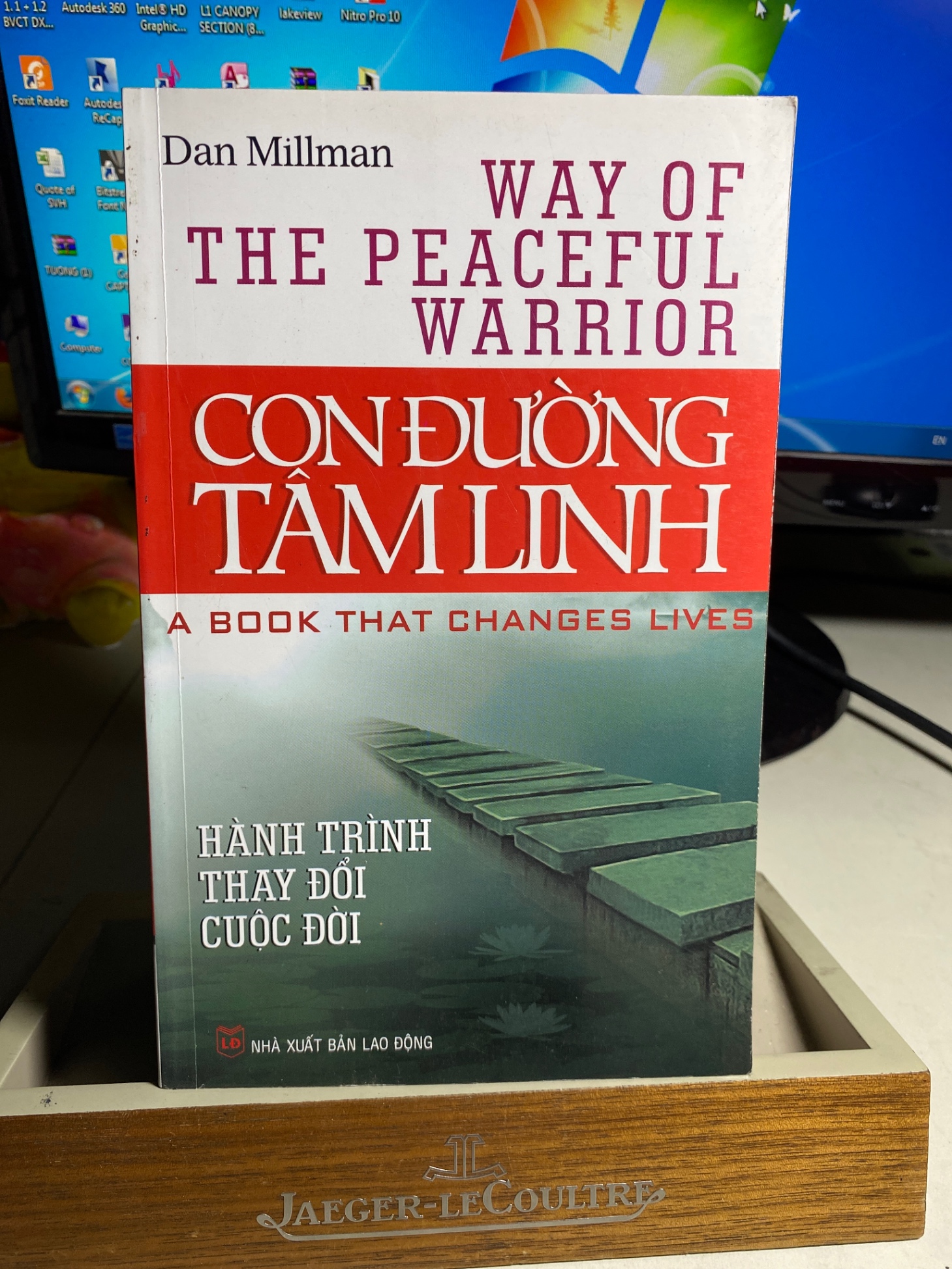 Con Đường Tâm Linh - Hành Trình Thay Đổi Cuộc Đời -Tác giả Dan Millman - NXB Lao Động 2010- Sách lưu kho còn mới