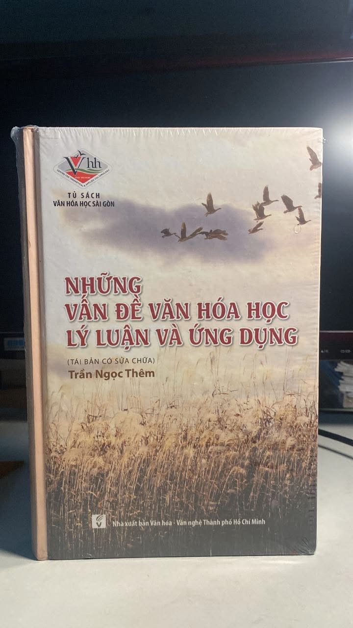 Những Vấn Đề Văn Hoá Học Lý Luận Và Ứng Dụng (Bìa cứng) -Tác giả: Trần Ngọc Thêm -NXB Văn Hoá Văn Nghệ Tp HCM năm 2014 -Khổ sách: 24 x 16 cm-Số trang: 750 trang -Trọng lượng: 800 g -Sách mới nguyên seal