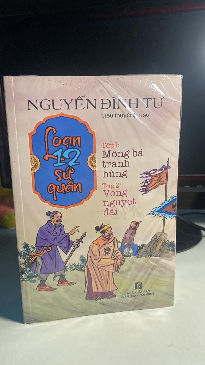 Loạn 12 Sứ Quân (Trọn Bộ 3 Cuốn - 6 Tập) -Tác giả: Nguyễn Đình Tư -NXB Tổng Hợp Tp HCM -Khổ sách: 16x24 cm -Số trang: 1448 trang -Trọng lượng: 1200 g -Năm xuất bản: 2020 -Sách mới nguyên seal