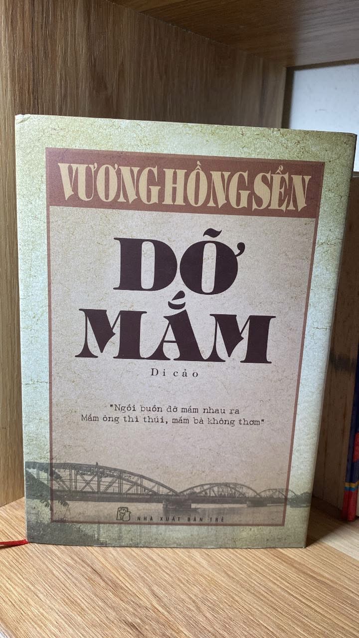 DỠ MẮM: Di Cảo (bìa cứng) -Tác giả: Vương Hồng Sển -NXB Trẻ 2015 -Sách lưu kho có ố nhẹ cạnh dưới