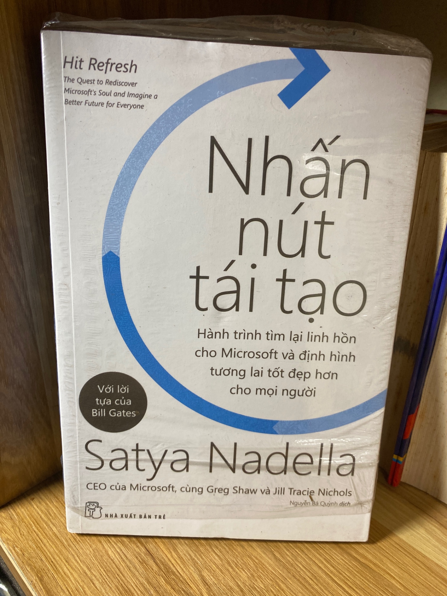 Nhấn Nút Tái Tạo-Tác giả Satya Nadella- NXB Trẻ 2017- Sách lưu kho chưa qua sử dụng
