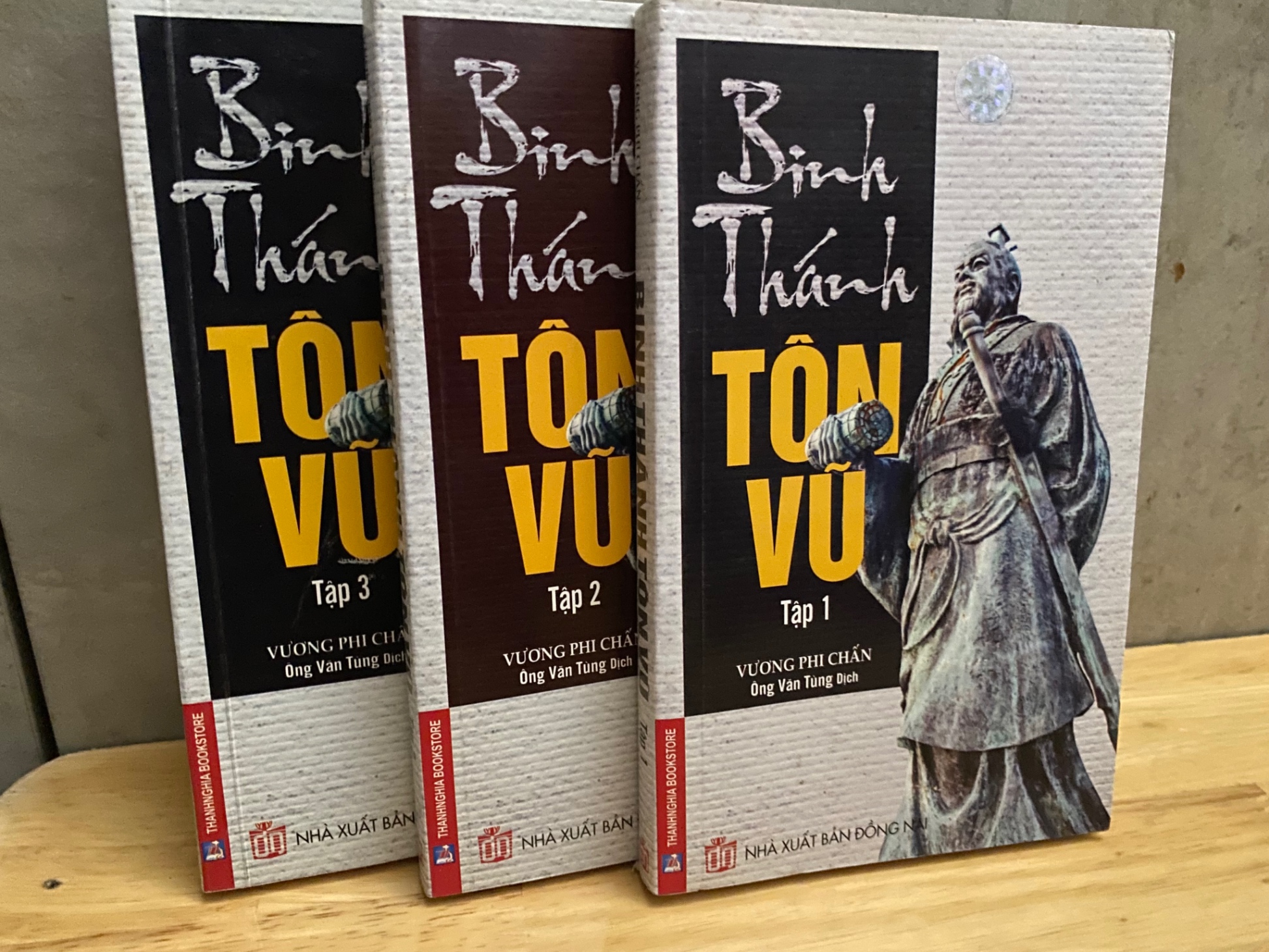 Binh Thánh Tôn Vũ (bộ 3 tập) - Tác giả Vương Phi Chấn- Ông Văn Tùng dịch - Sách lưu kho chưa qua sử dụng