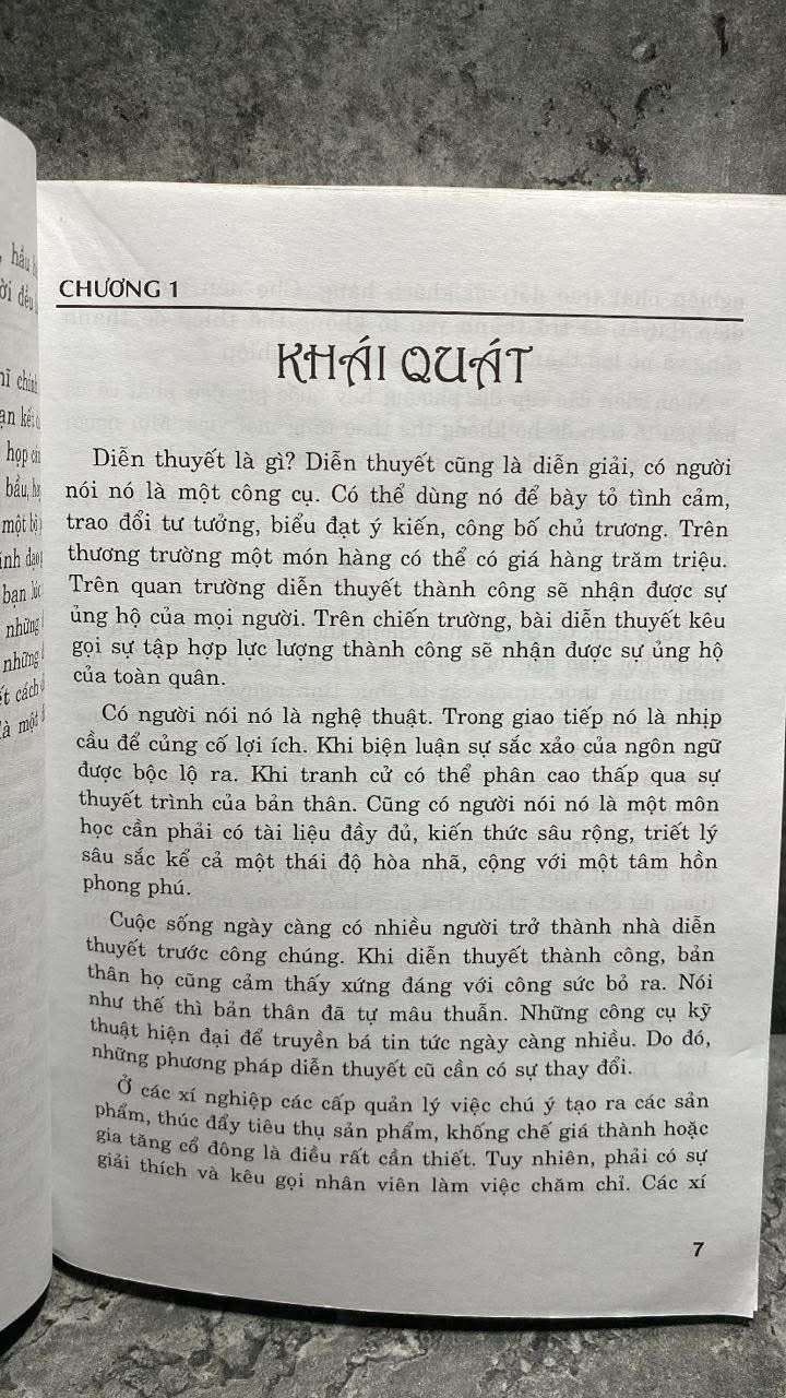 Diễn Thuyết Trước Công Chúng -Tác giả Phong Liễu -NXB Thanh Hoá 2007-Sách lưu kho có ố nhẹ