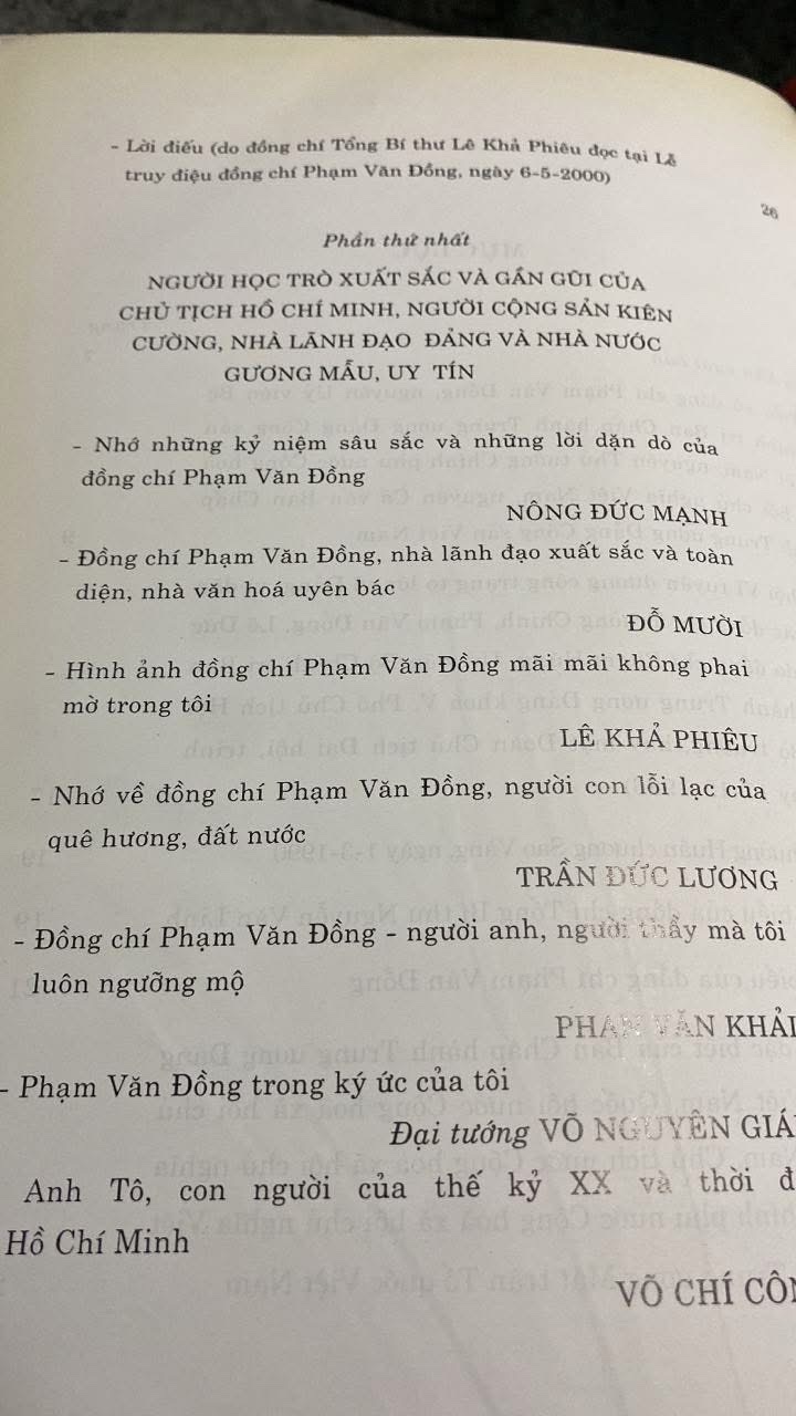 Phạm Văn Đồng trong lòng dân Việt Nam và bạn bè quốc tế (bìa cứng) - Hồi Ký -NXB Chính Trị Quốc Gia 2002 -Sách qua sử dụng có hightlight vài trang