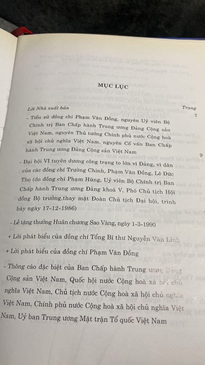 Phạm Văn Đồng trong lòng dân Việt Nam và bạn bè quốc tế (bìa cứng) - Hồi Ký -NXB Chính Trị Quốc Gia 2002 -Sách qua sử dụng có hightlight vài trang