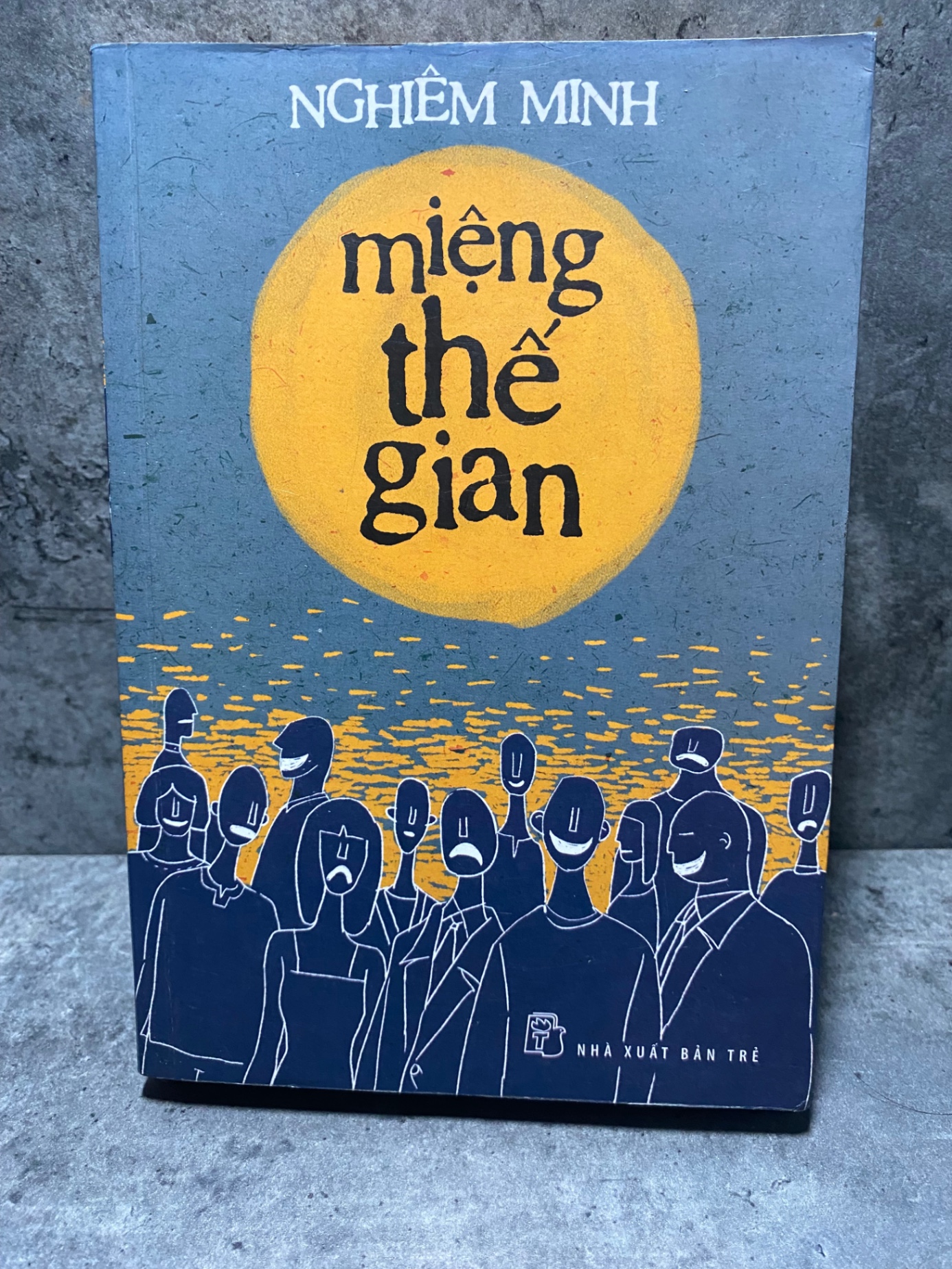 Miệng Thế Gian- Tác giả Nghiêm Minh- NXB Trẻ 2015- Sách lưu kho,giấy xốp có ố theo thời gian