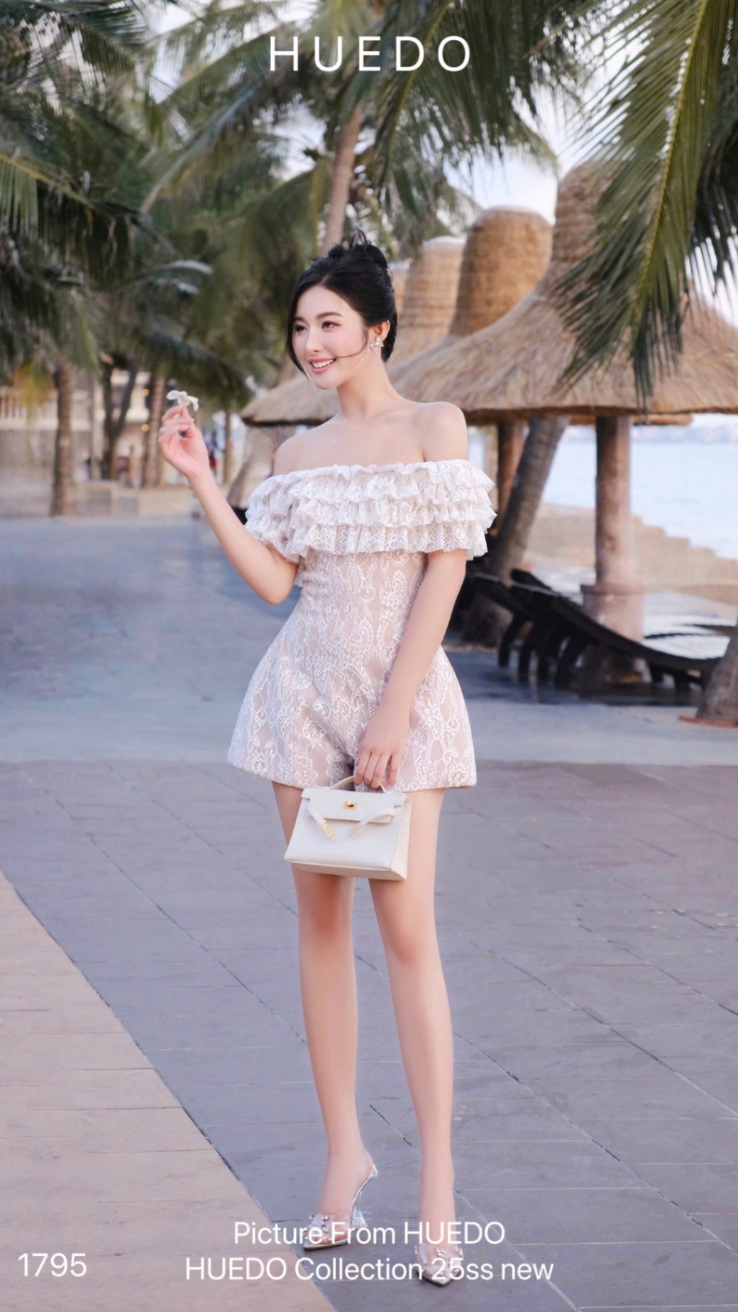 V1795 - JUMPSUIT TRỄ VAI