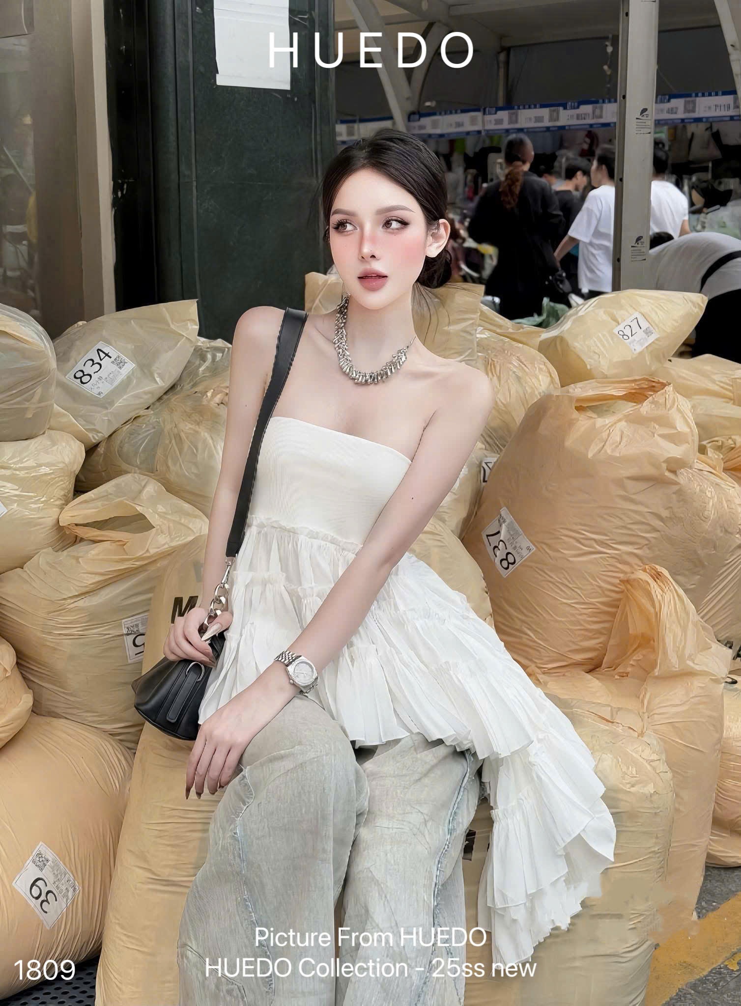 V1809 - ÁO CÚP NGỰC VIỀN BÈO
