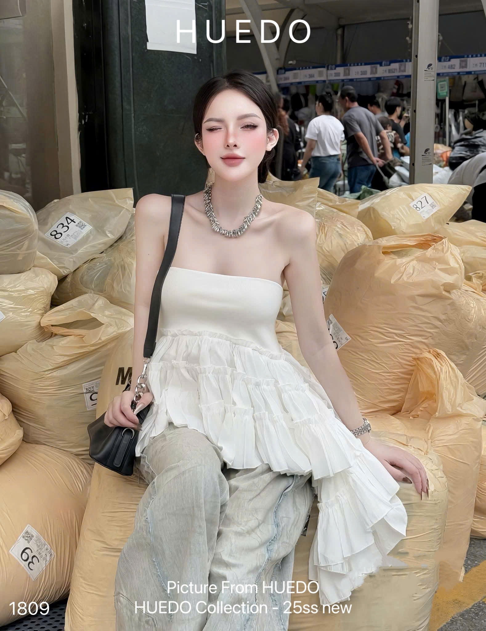 V1809 - ÁO CÚP NGỰC VIỀN BÈO
