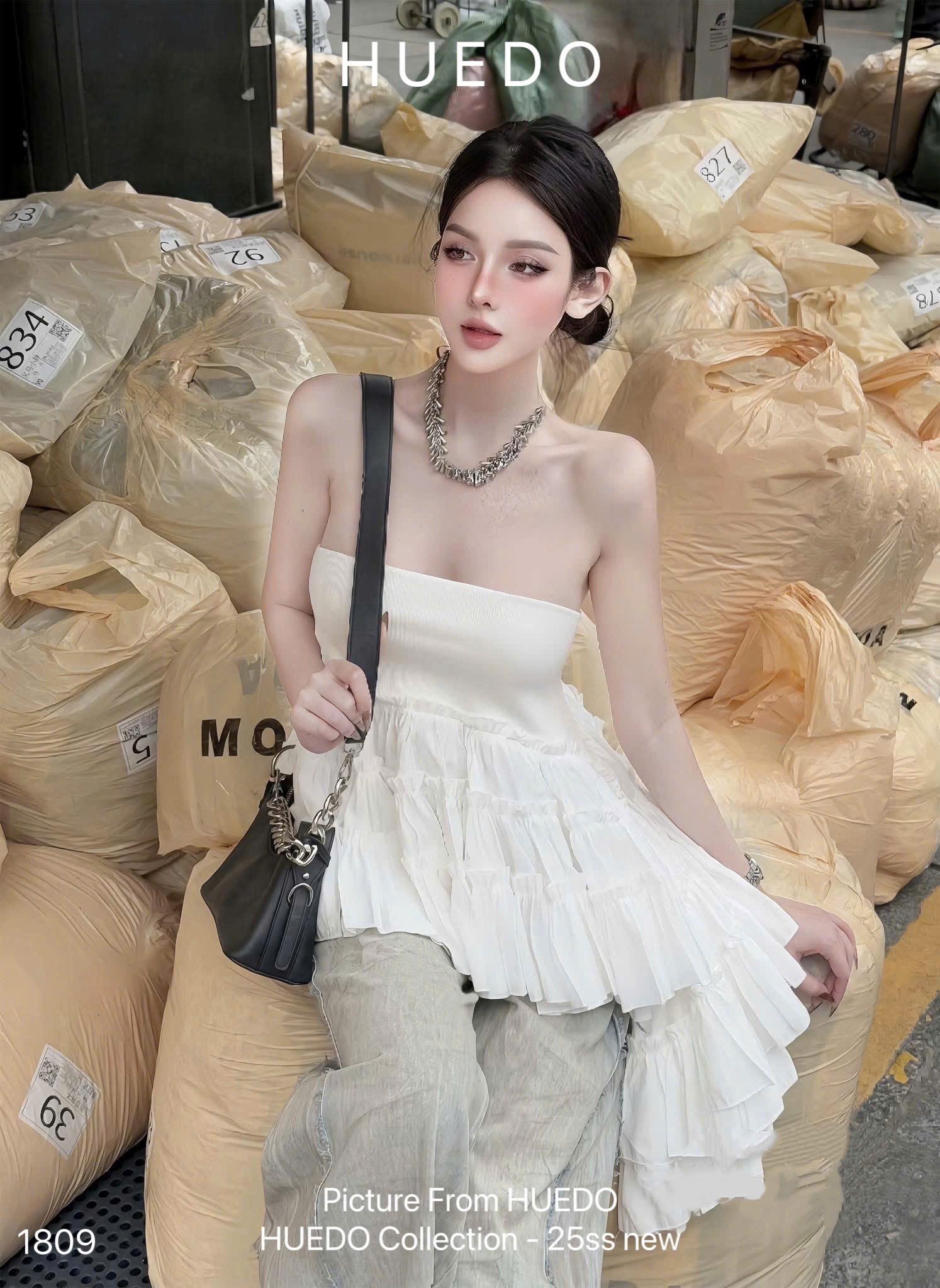 V1809 - ÁO CÚP NGỰC VIỀN BÈO