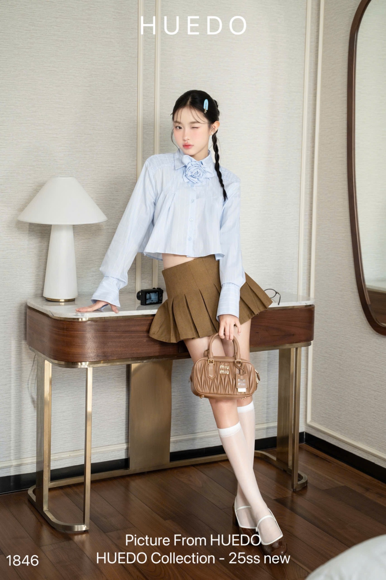 V1846 - ÁO SOMI CROP KÈM HOA