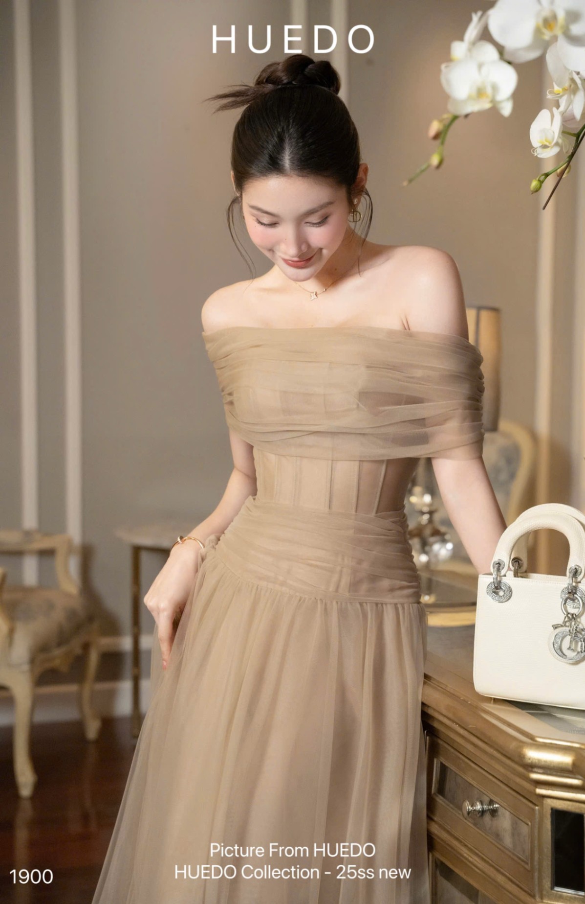 V1900 - ĐẦM LƯỚI XOÈ BẸT VAI