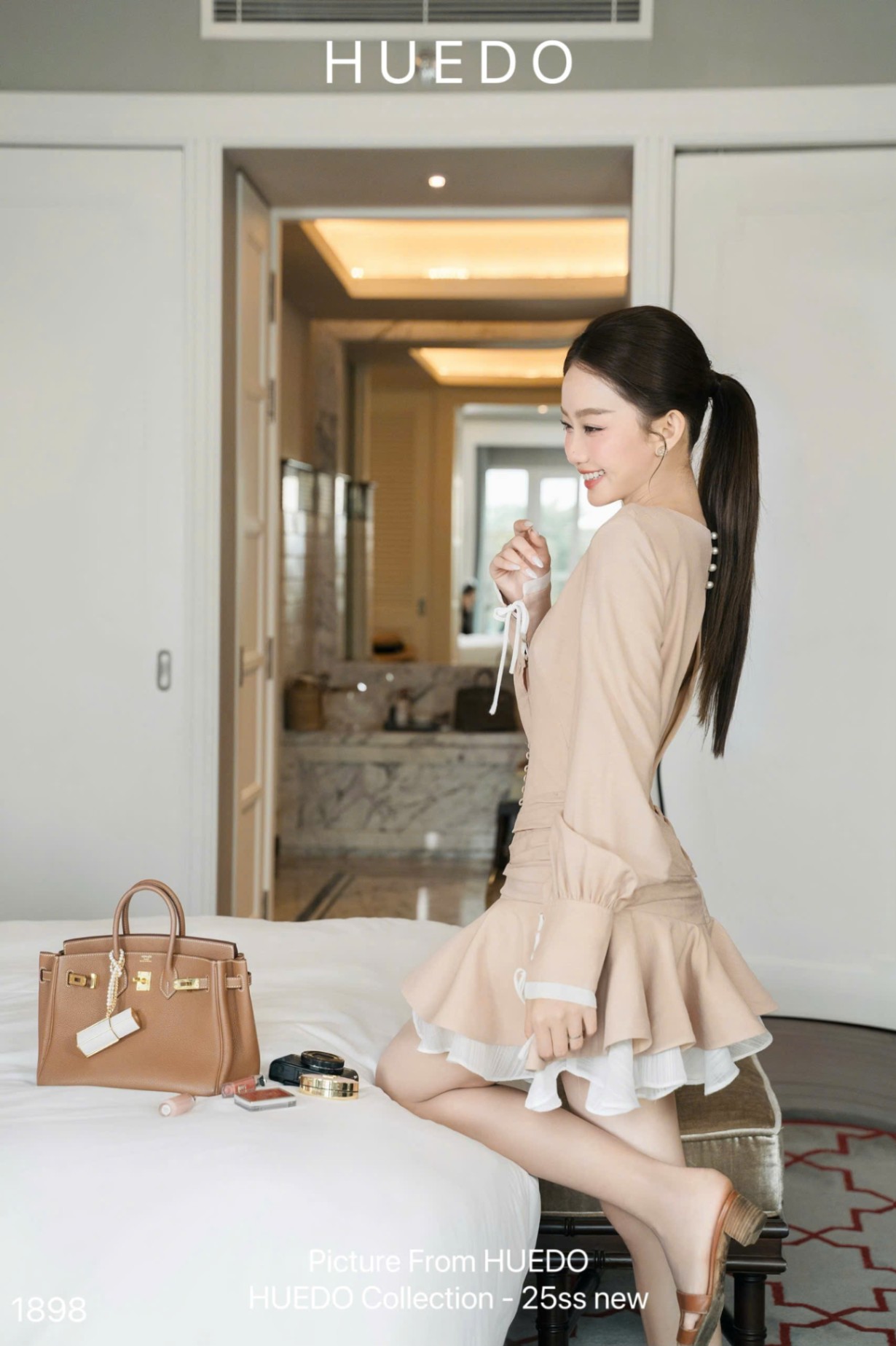 V1898 - ĐẦM XOÈ CUT LƯNG
