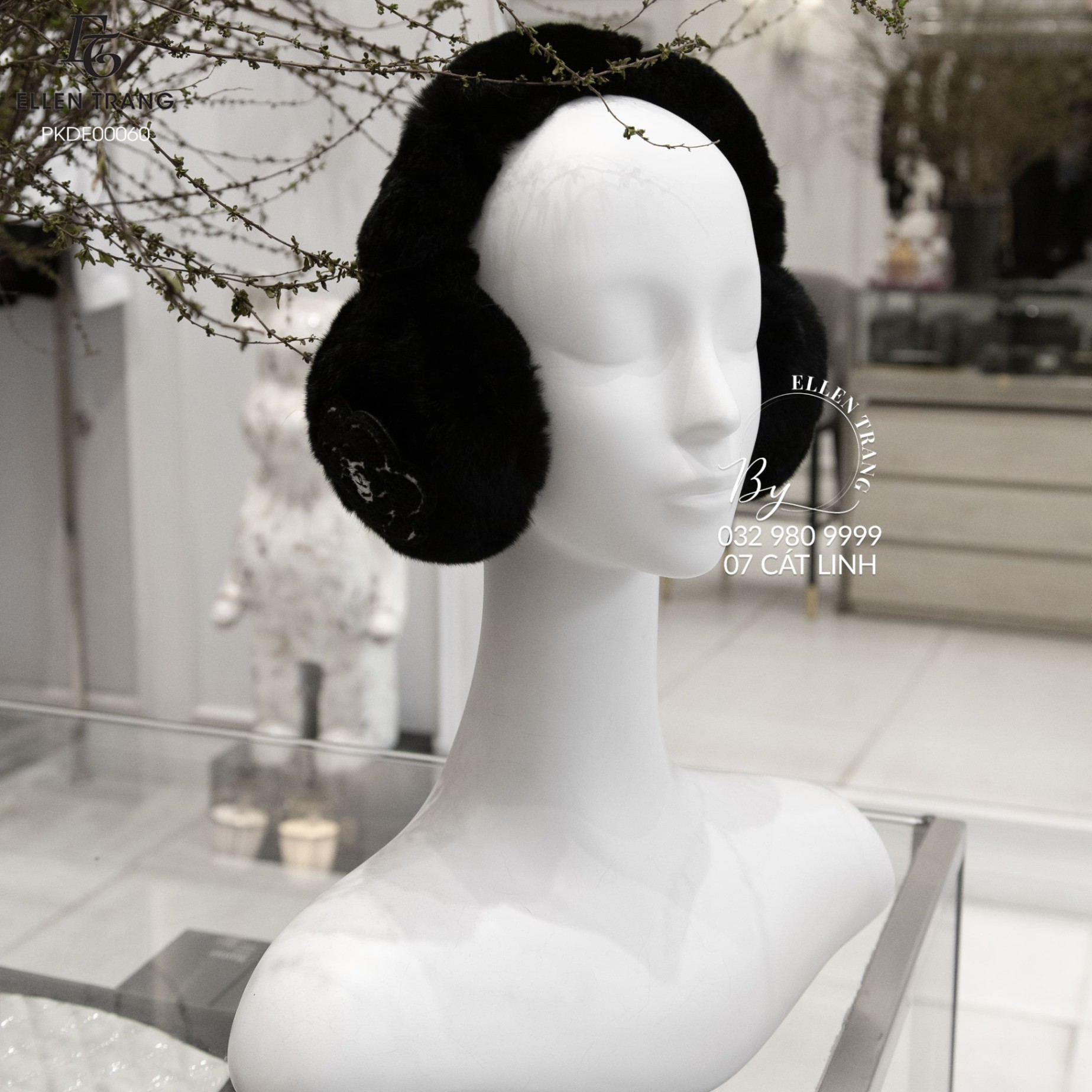 BỊT TAI ĐEN LÔNG ĐÍNH HOA CHANEL