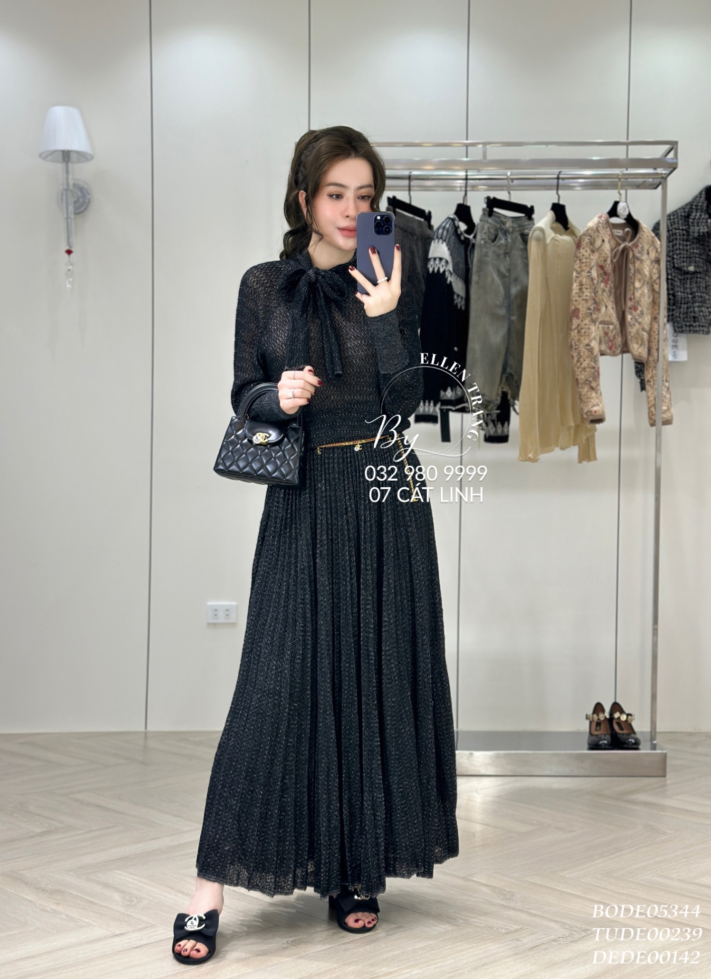SET ĐEN XÁM VIỀN BO, NƠ CỔ